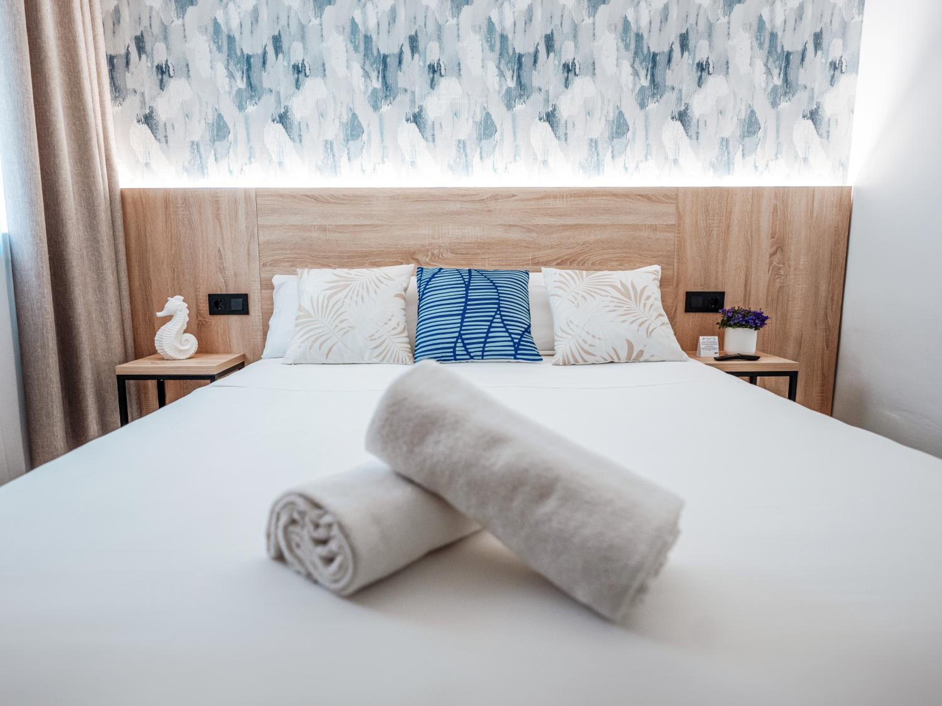 Standard Double or Twin Room - Photo 1