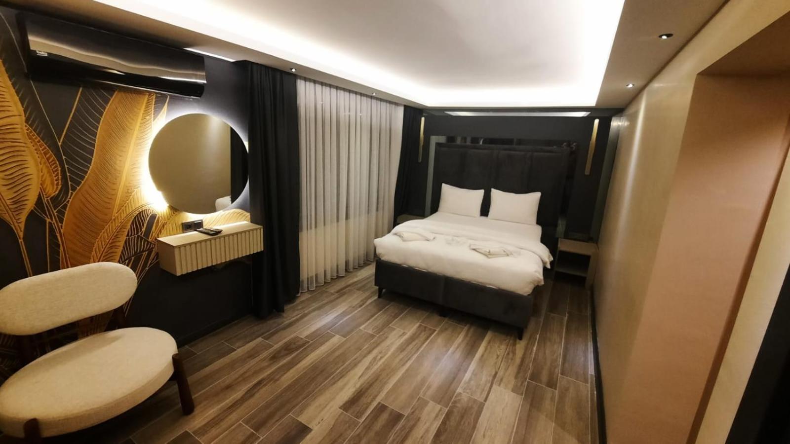 Queen Room