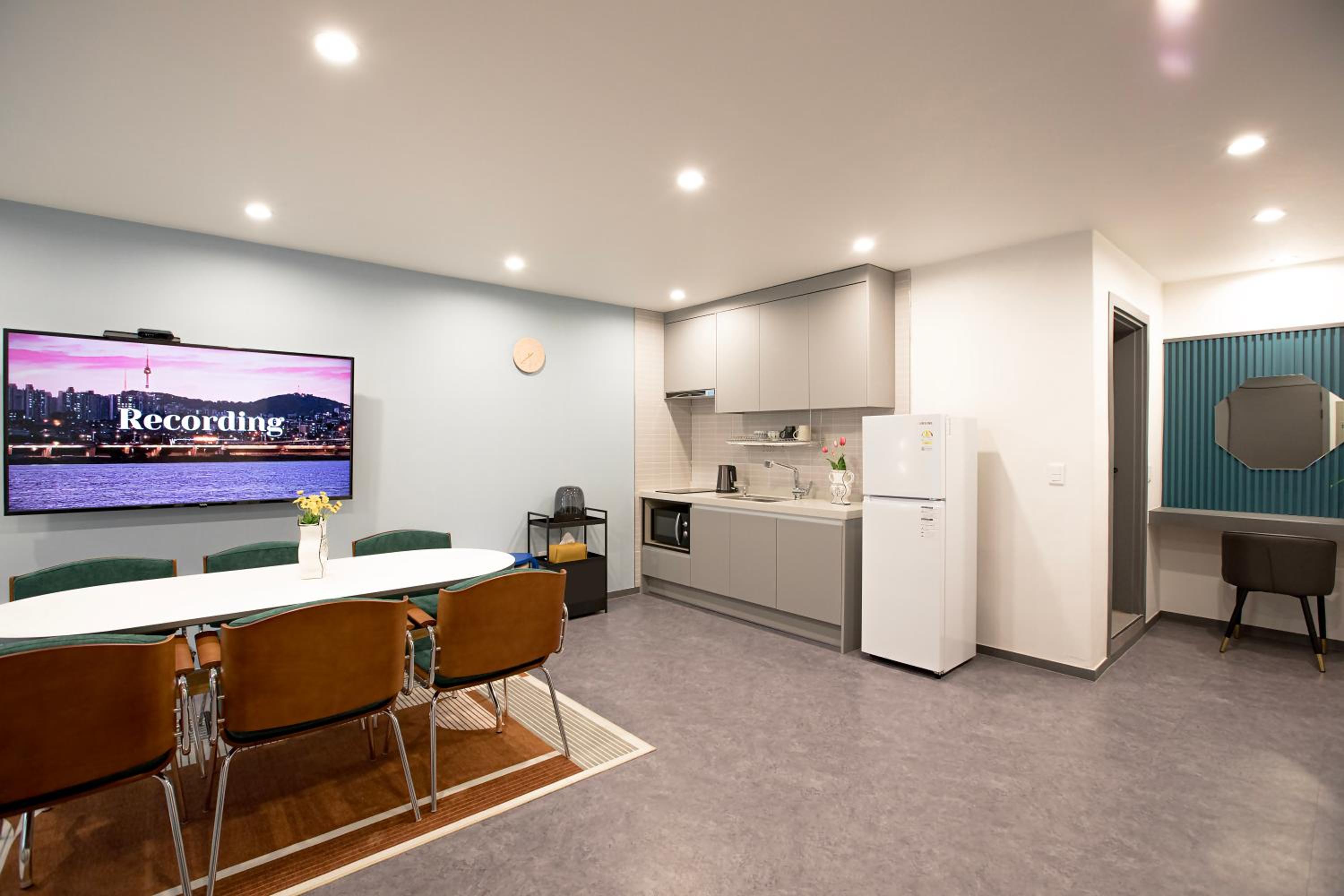 Queen Suite - Photo 6