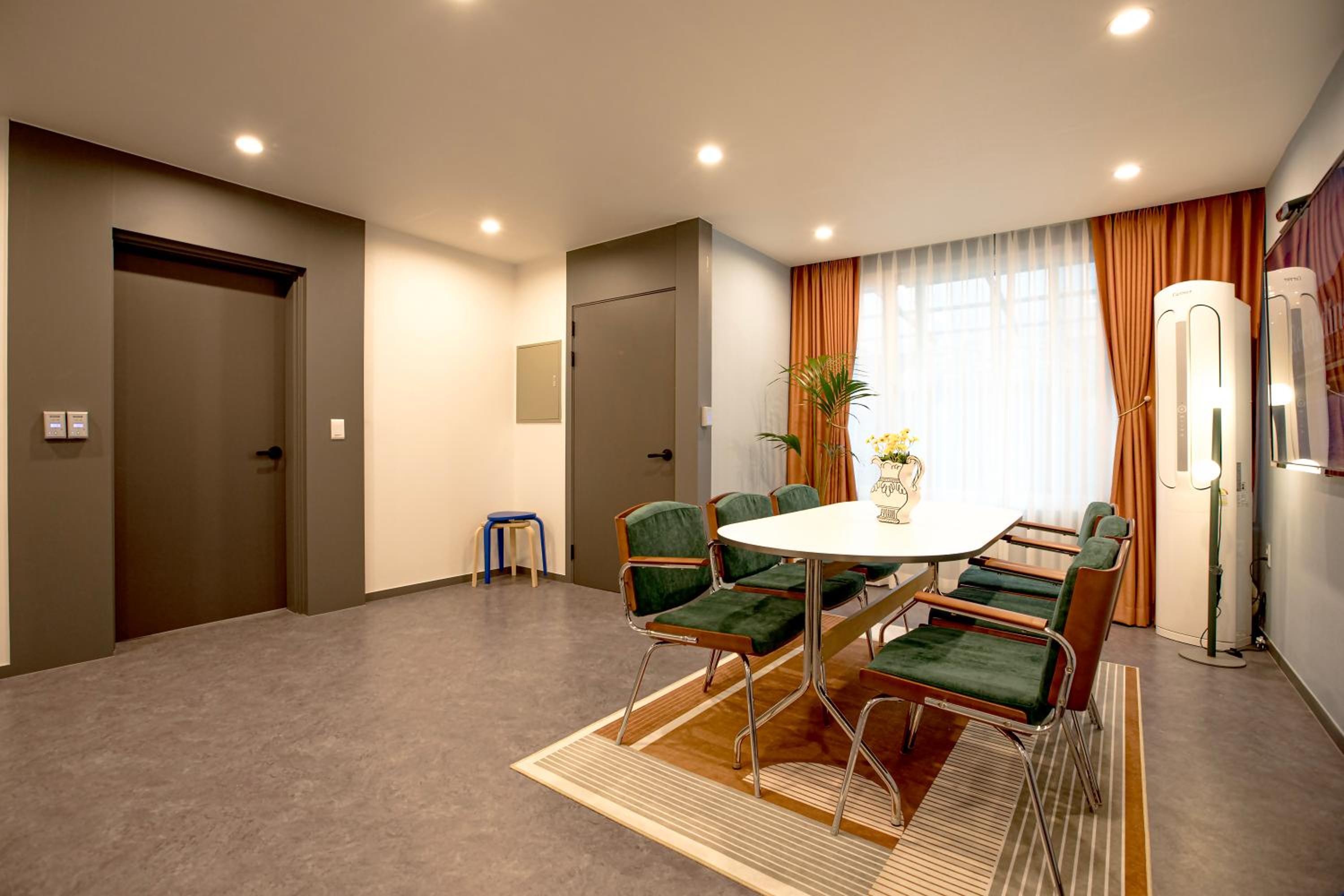 Queen Suite - Photo 7