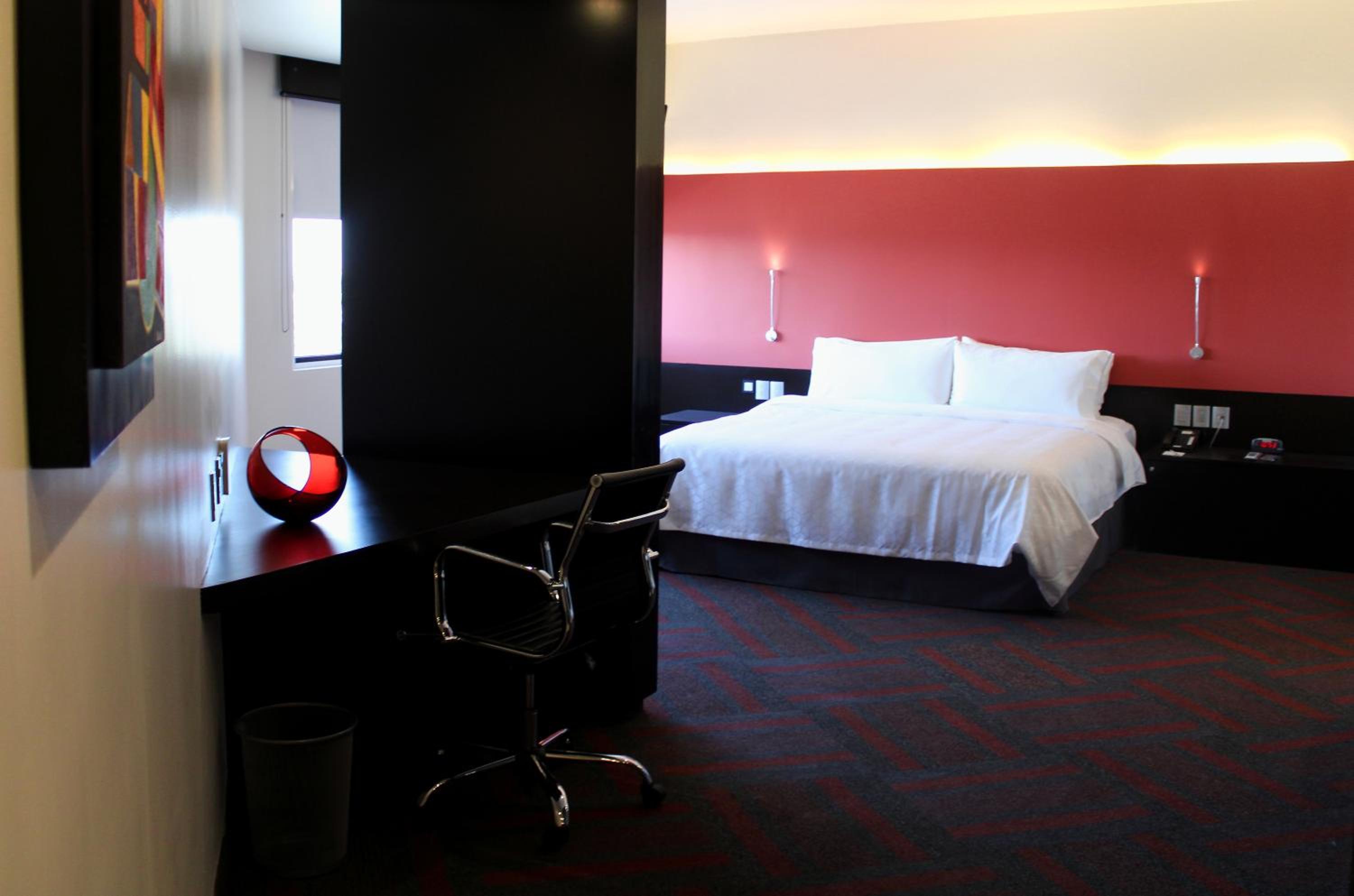 King Suite thumbnail 5