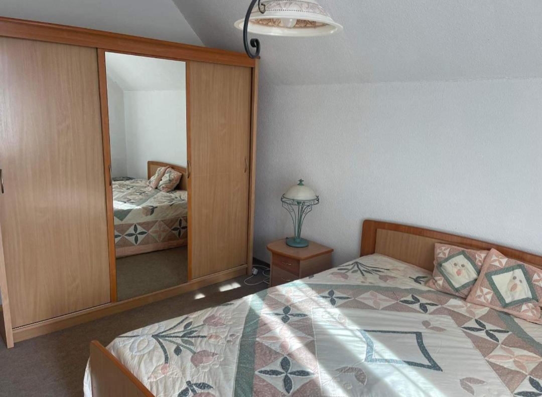 Four-Bedroom House photo 2