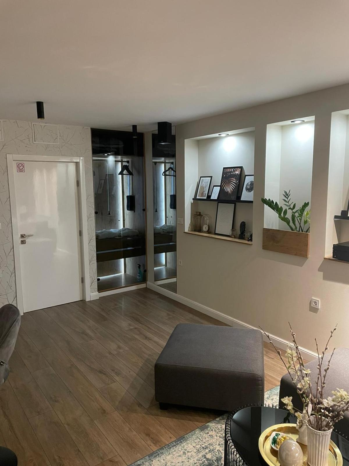 One-Bedroom Apartment - Photo 11