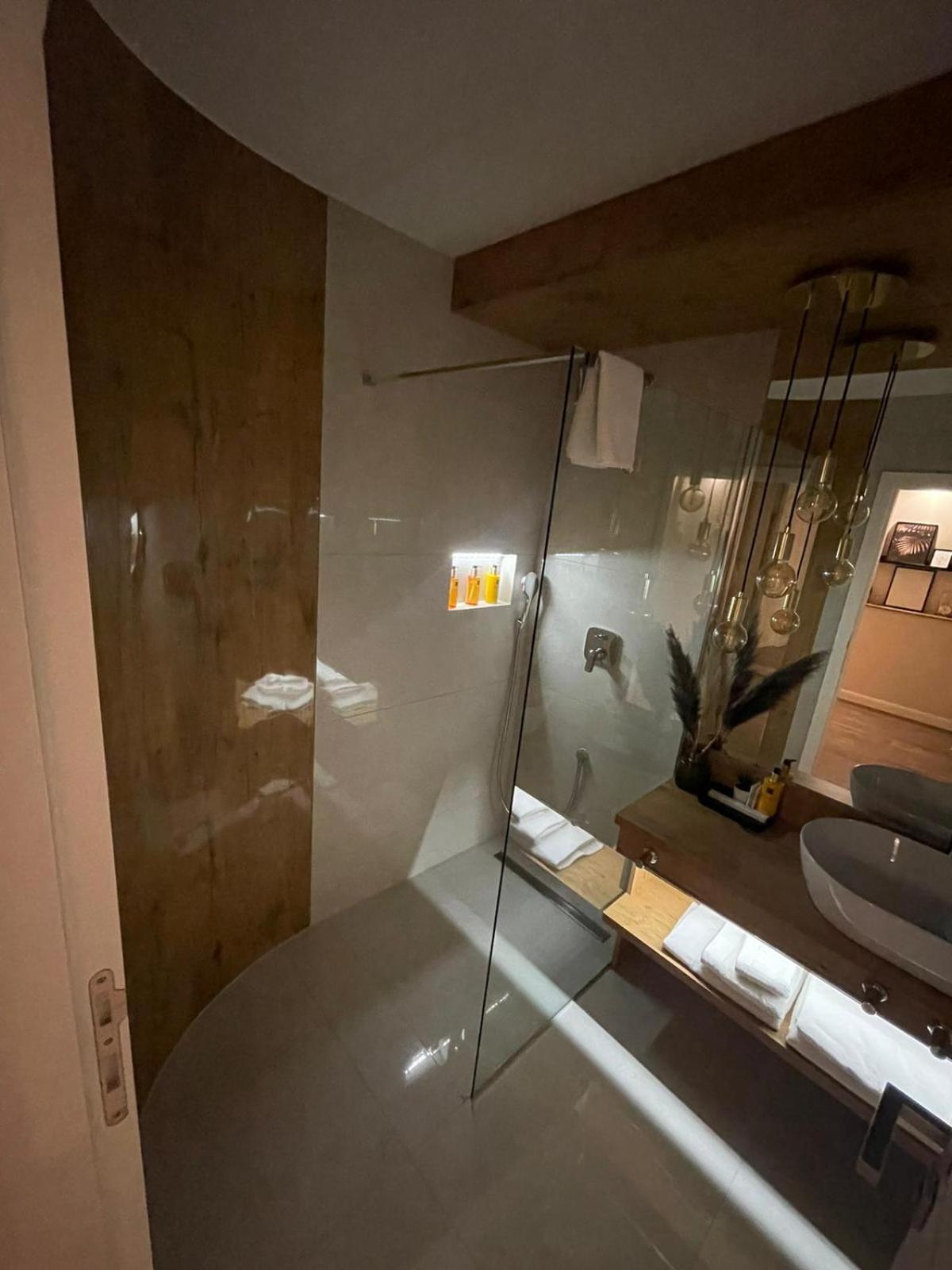One-Bedroom Apartment - Photo 10