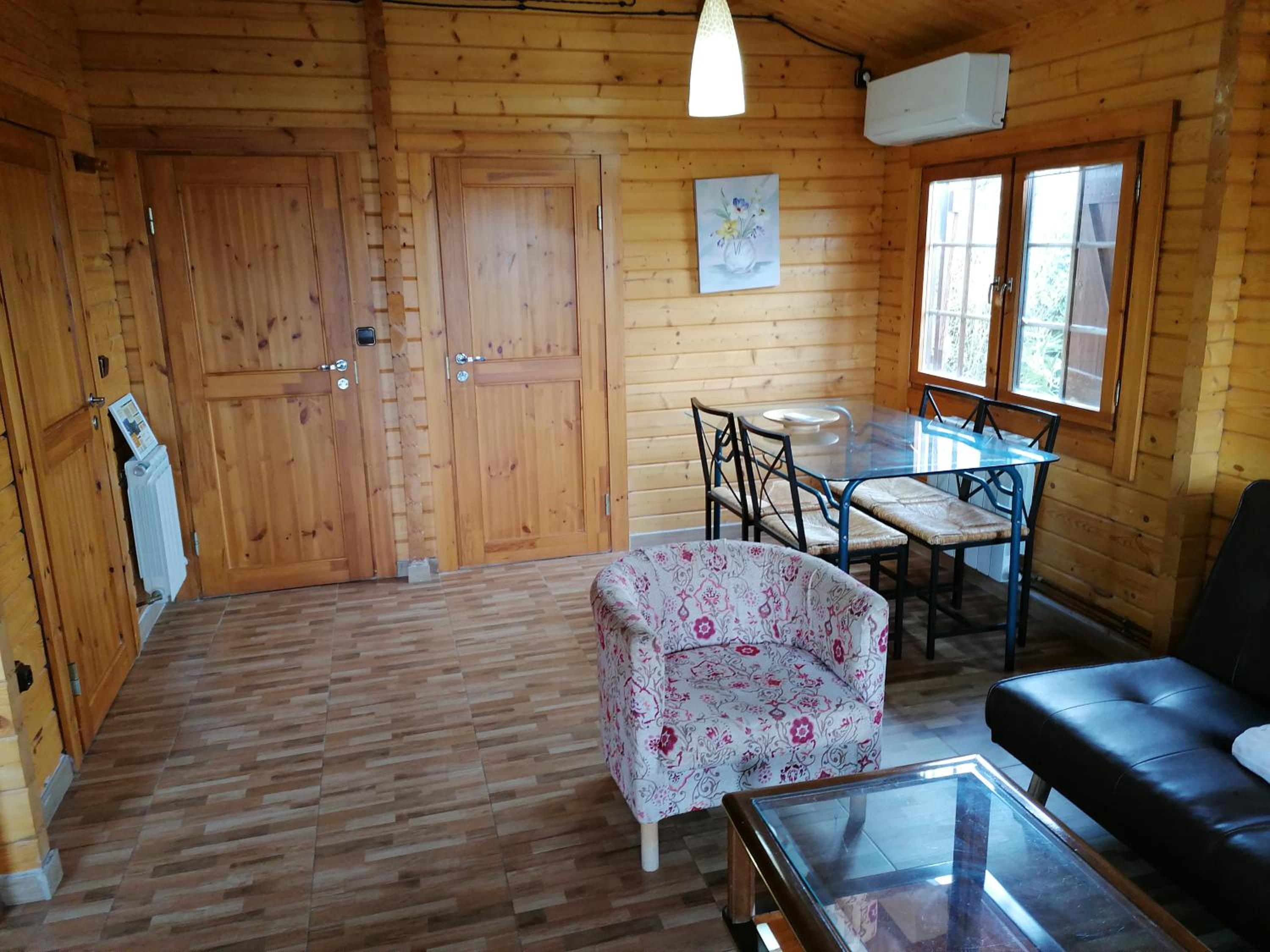 Two-Bedroom Cottage photo 3