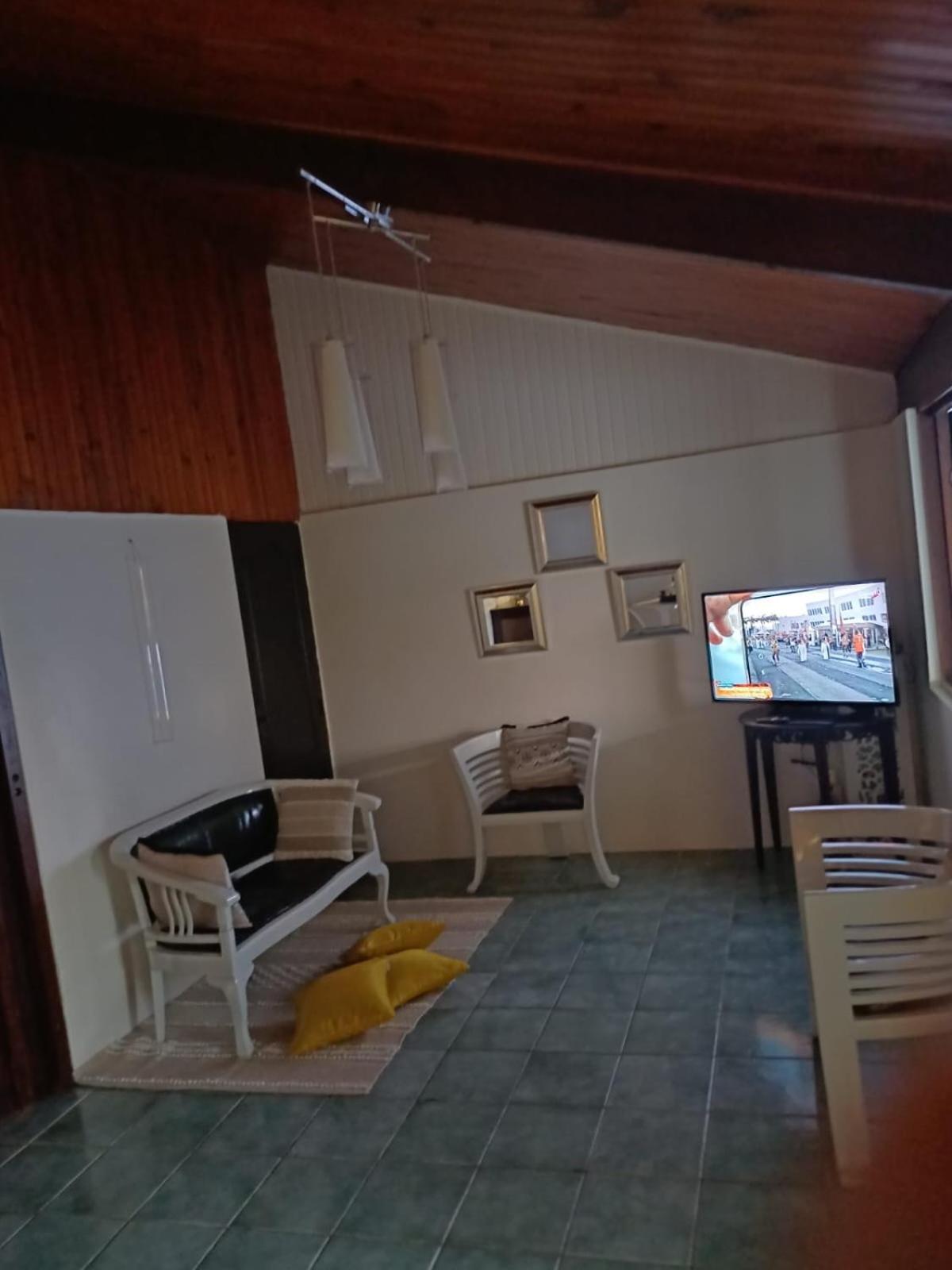 One-Bedroom House photo 2