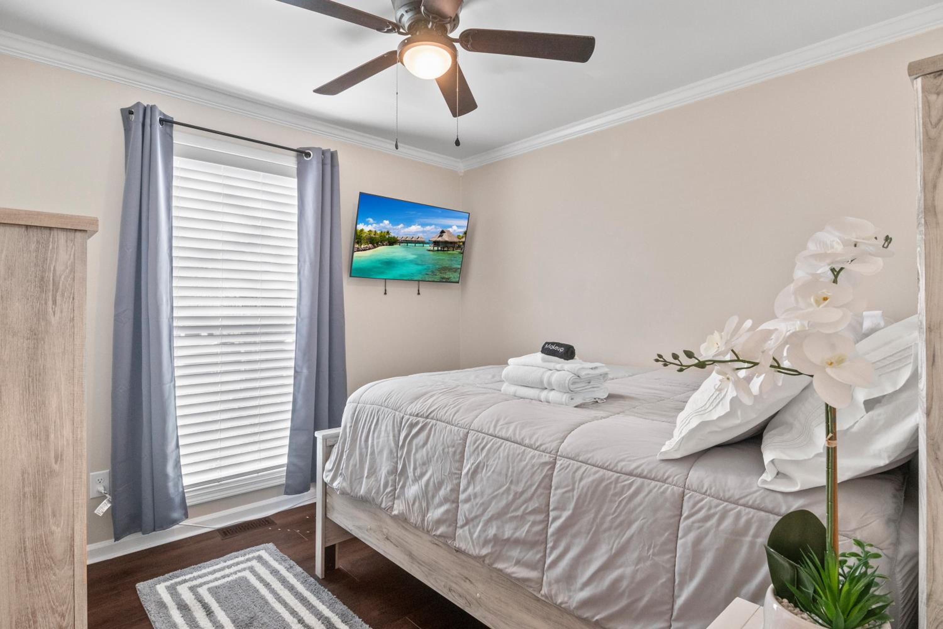 Three-Bedroom House photo 1