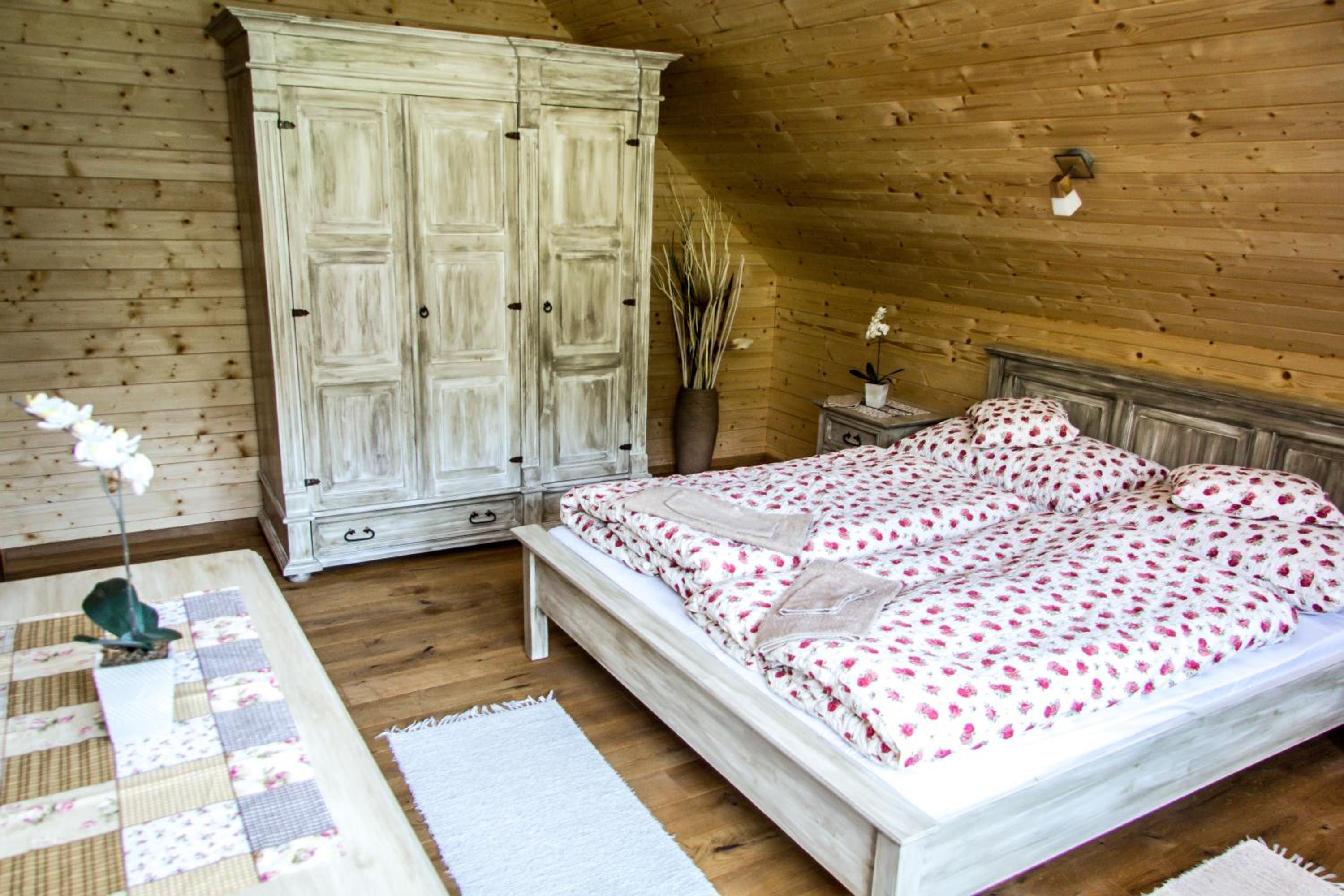 One-Bedroom Apartment - Photo 8