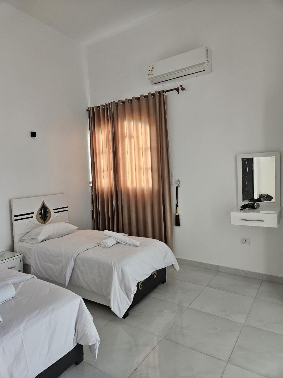 Twin Room with Private Bathroom photo 1
