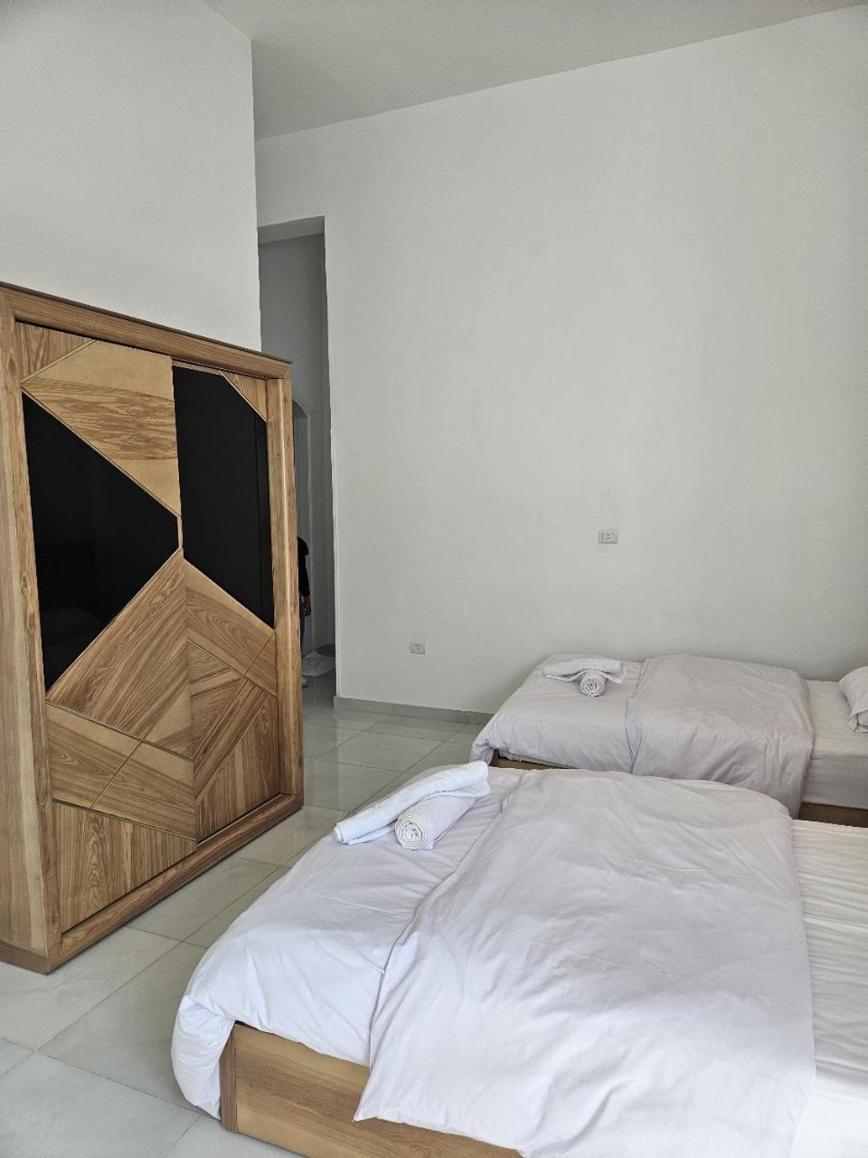 Twin Room with Private Bathroom photo 1