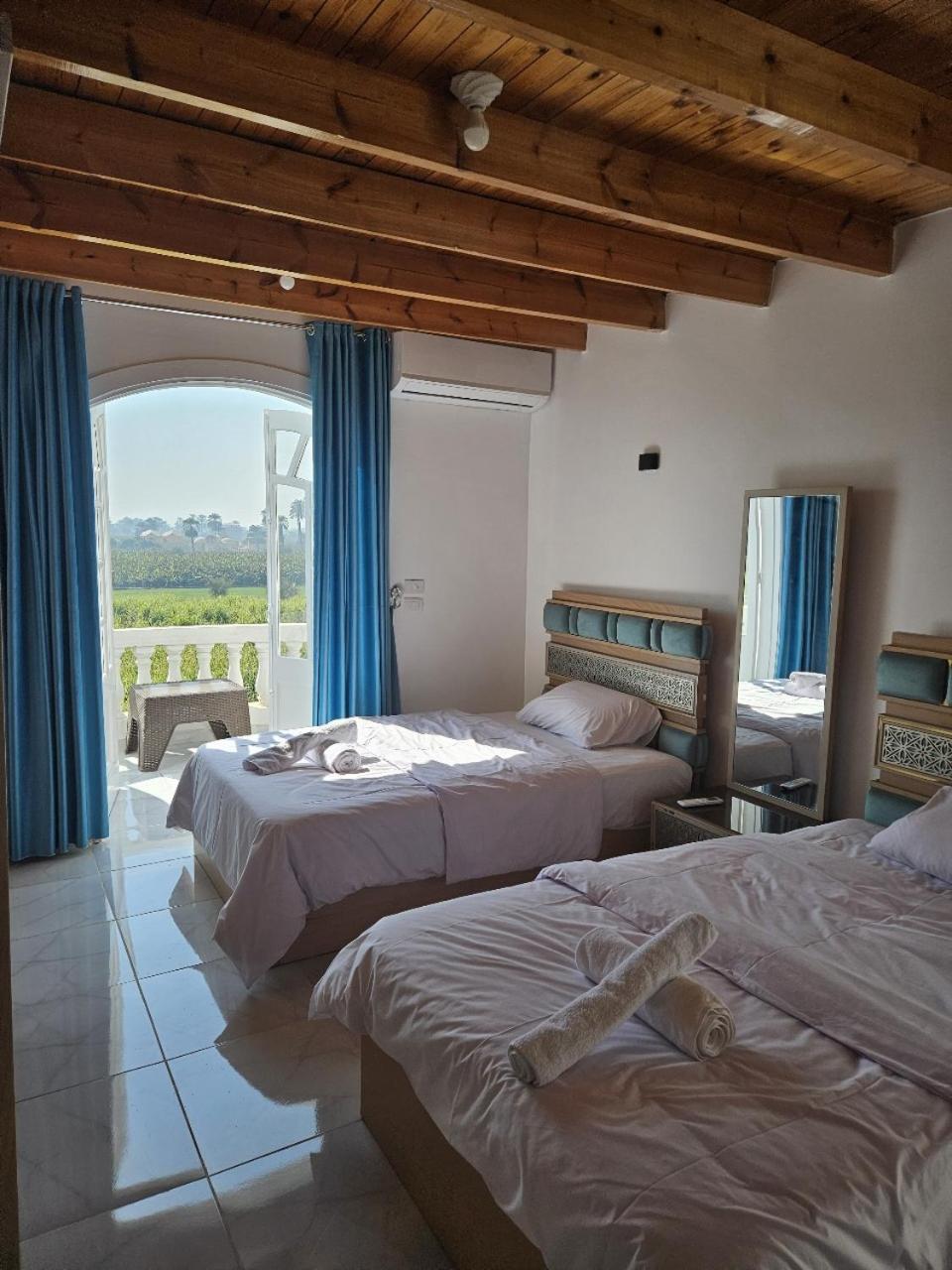 Single Room with Private Bathroom photo 1