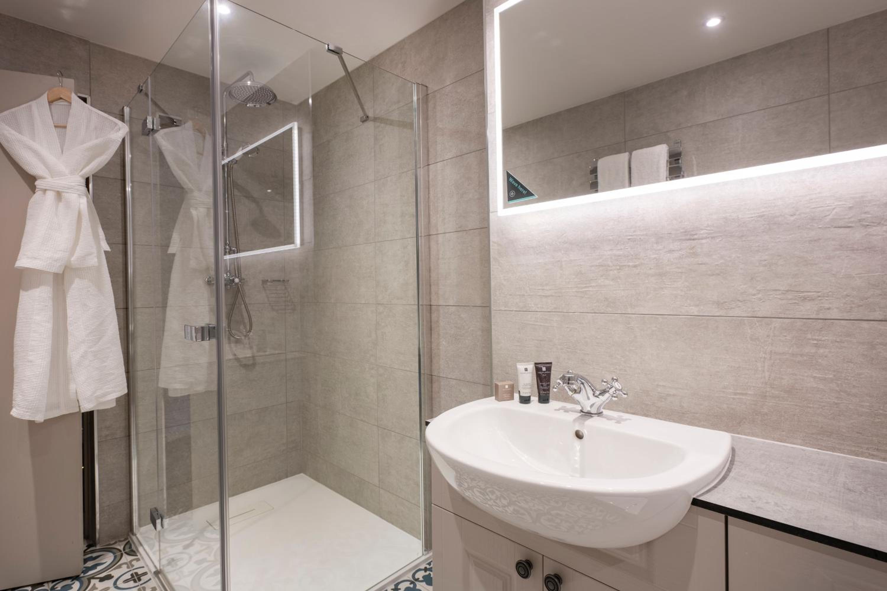 Junior Suite with Sea View - Photo 3