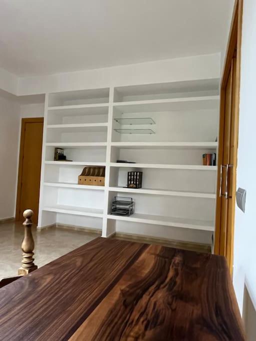 Five-Bedroom House photo 2
