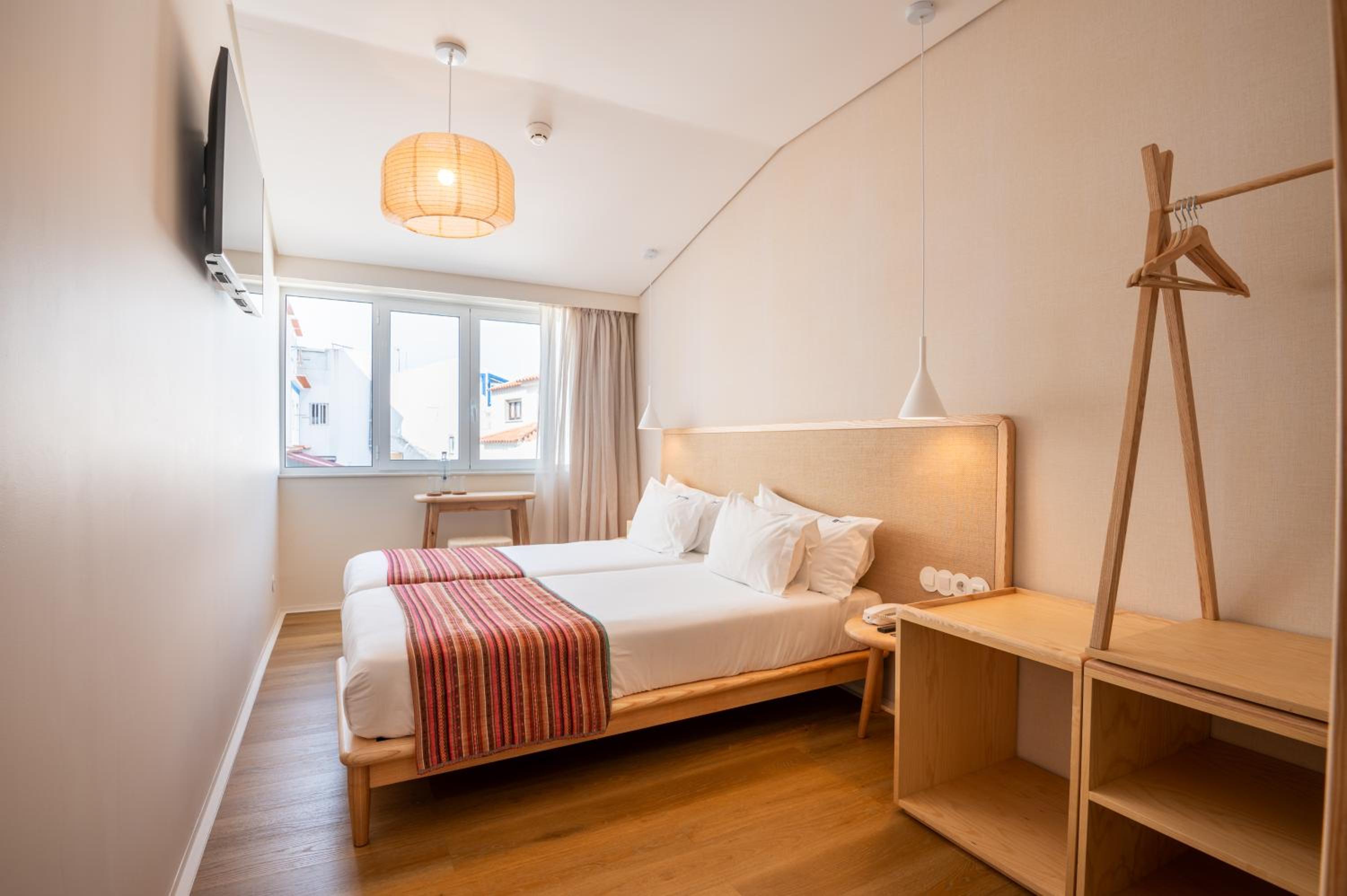 Twin Room - Photo 11