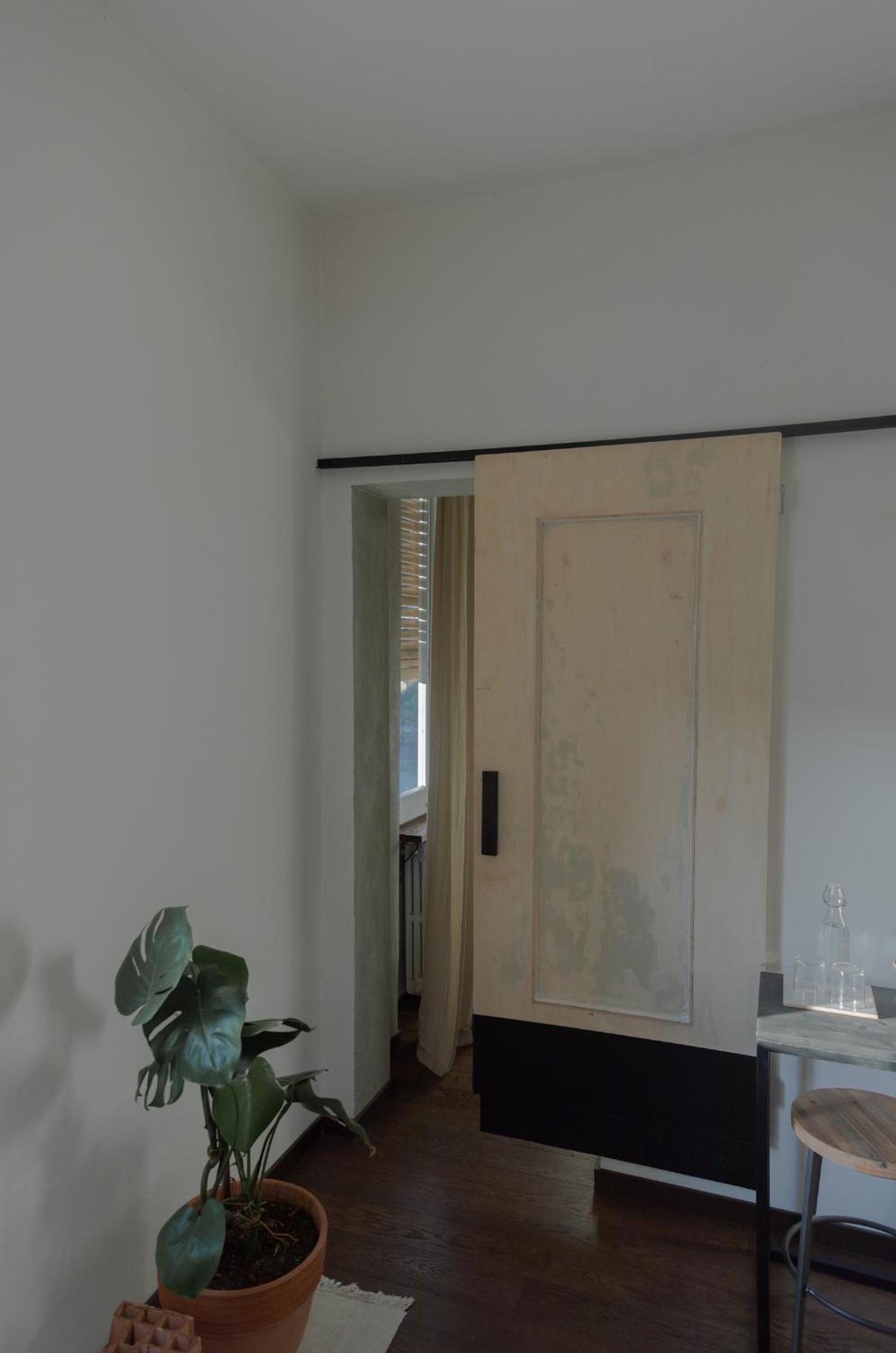 Double Room with Private Bathroom - Photo 2