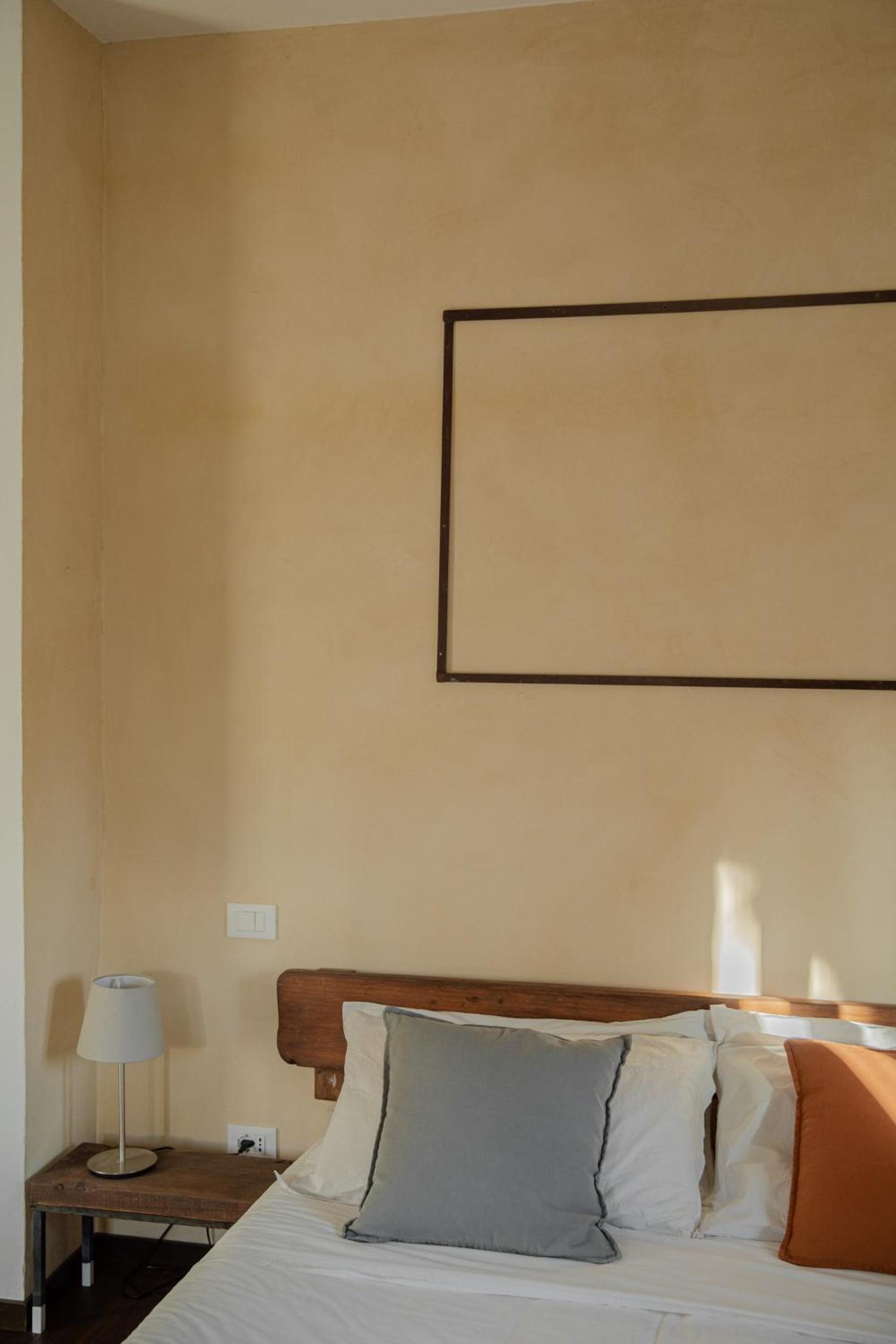 Double Room with Private Bathroom - Photo 3
