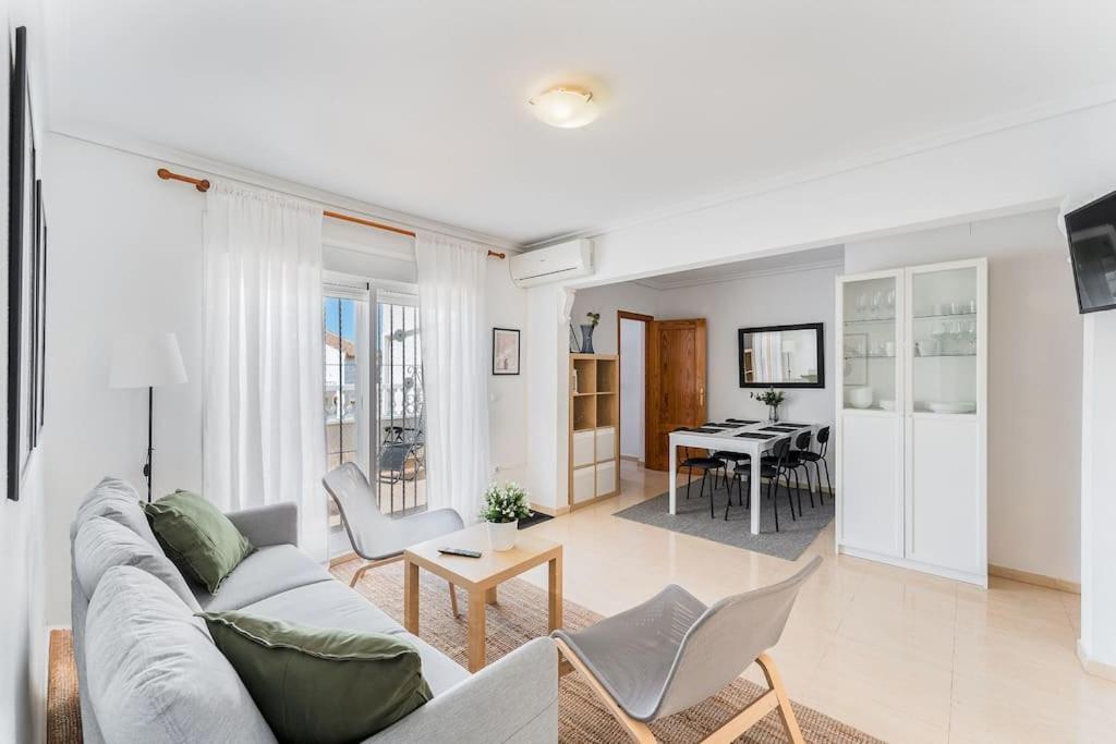 Three-Bedroom Apartment photo 2