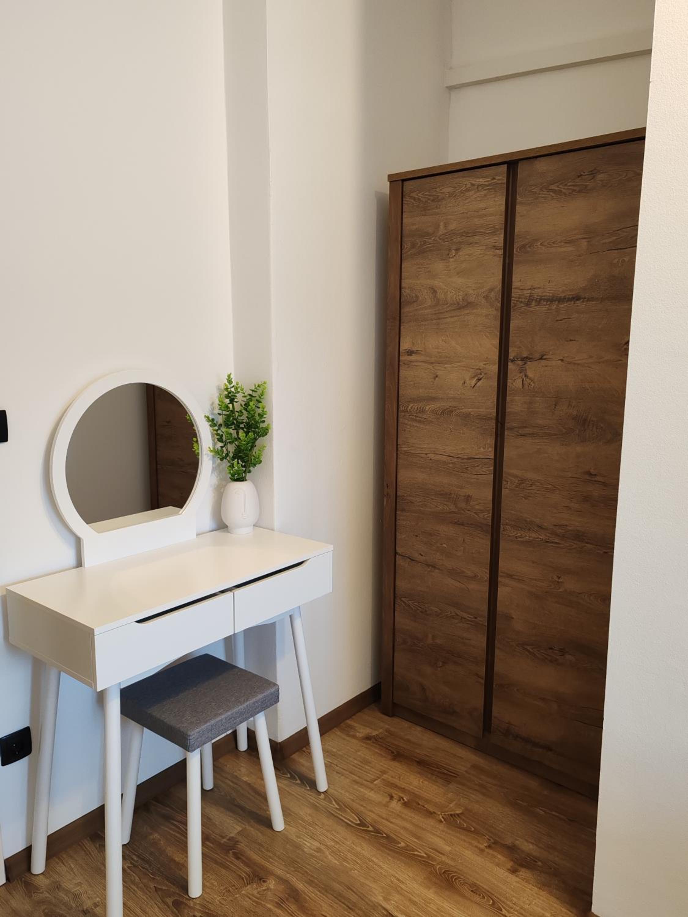 One-Bedroom Apartment photo 3