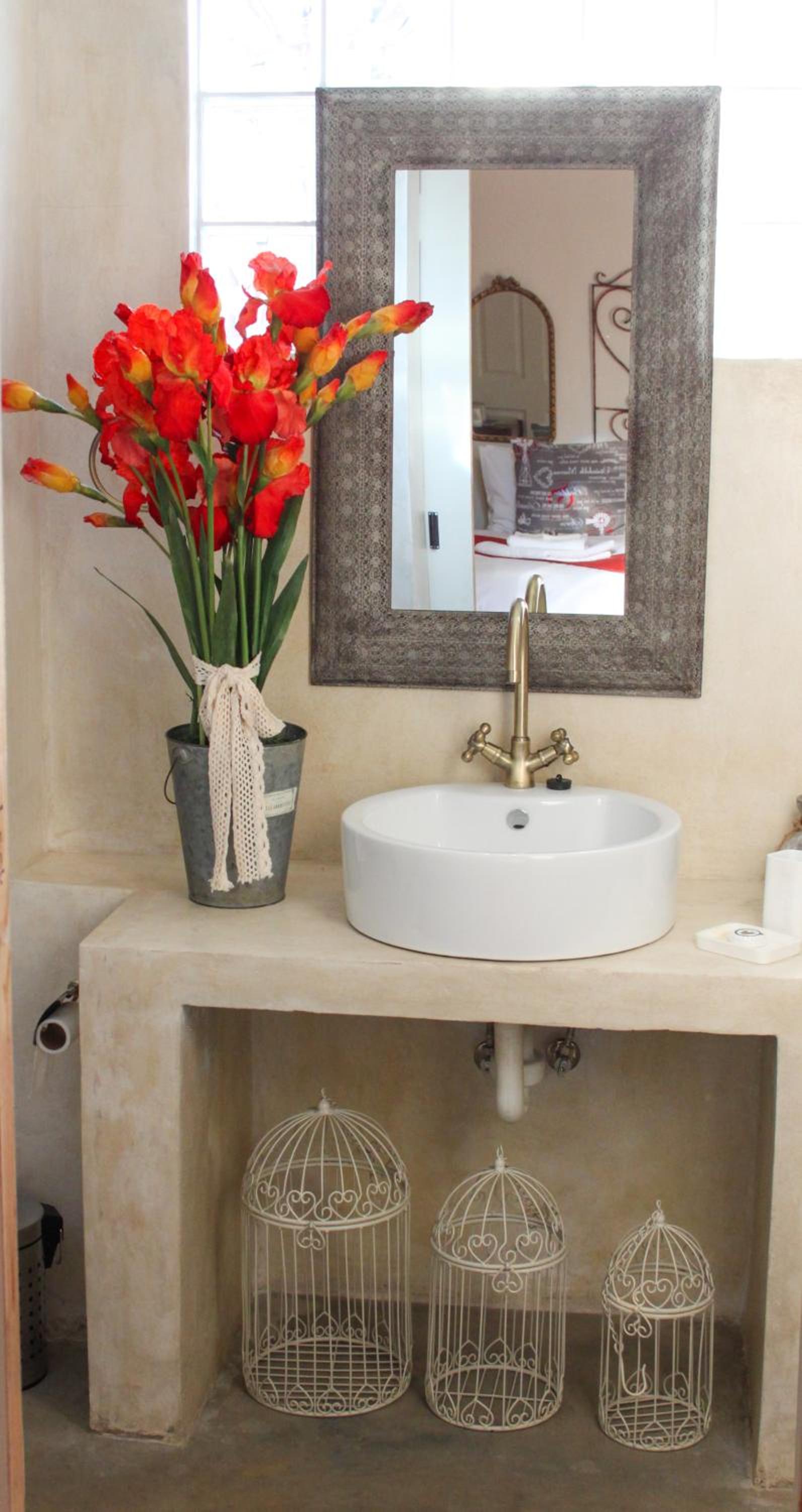 Double Room with Private Bathroom - Photo 14