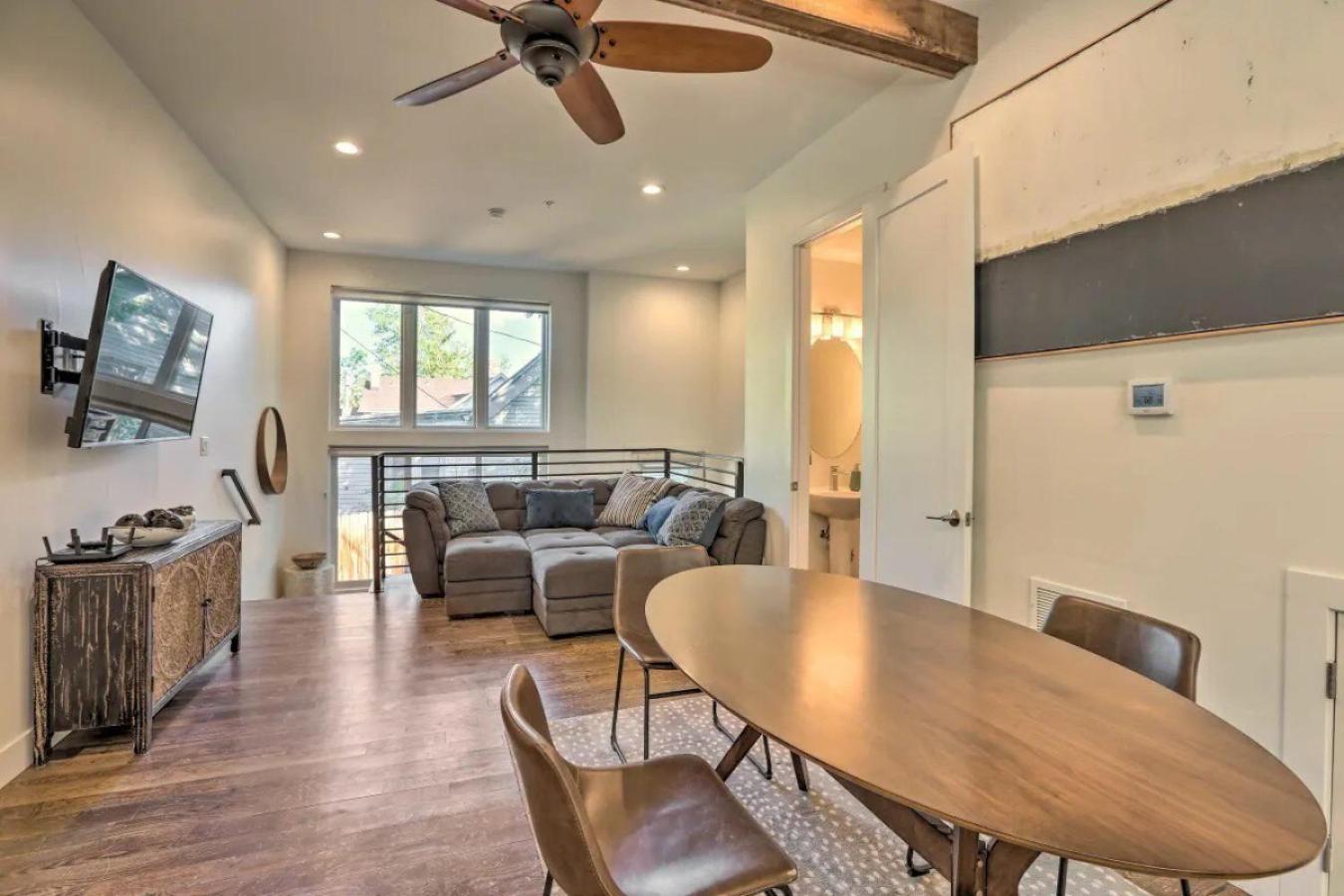 Two-Bedroom House photo 3