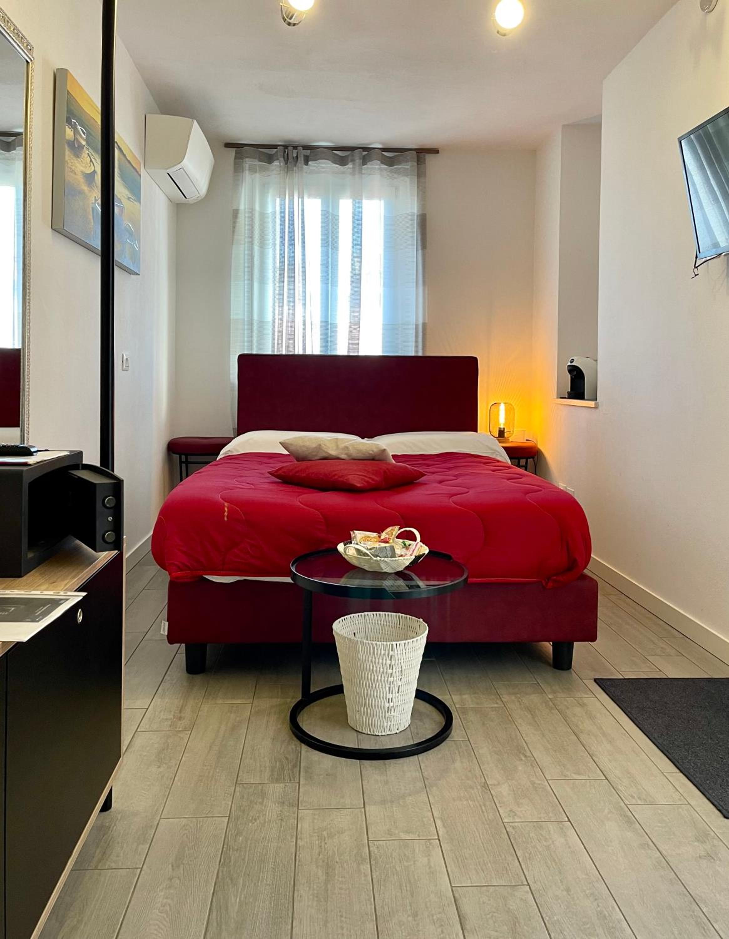 Deluxe Room - Photo 1