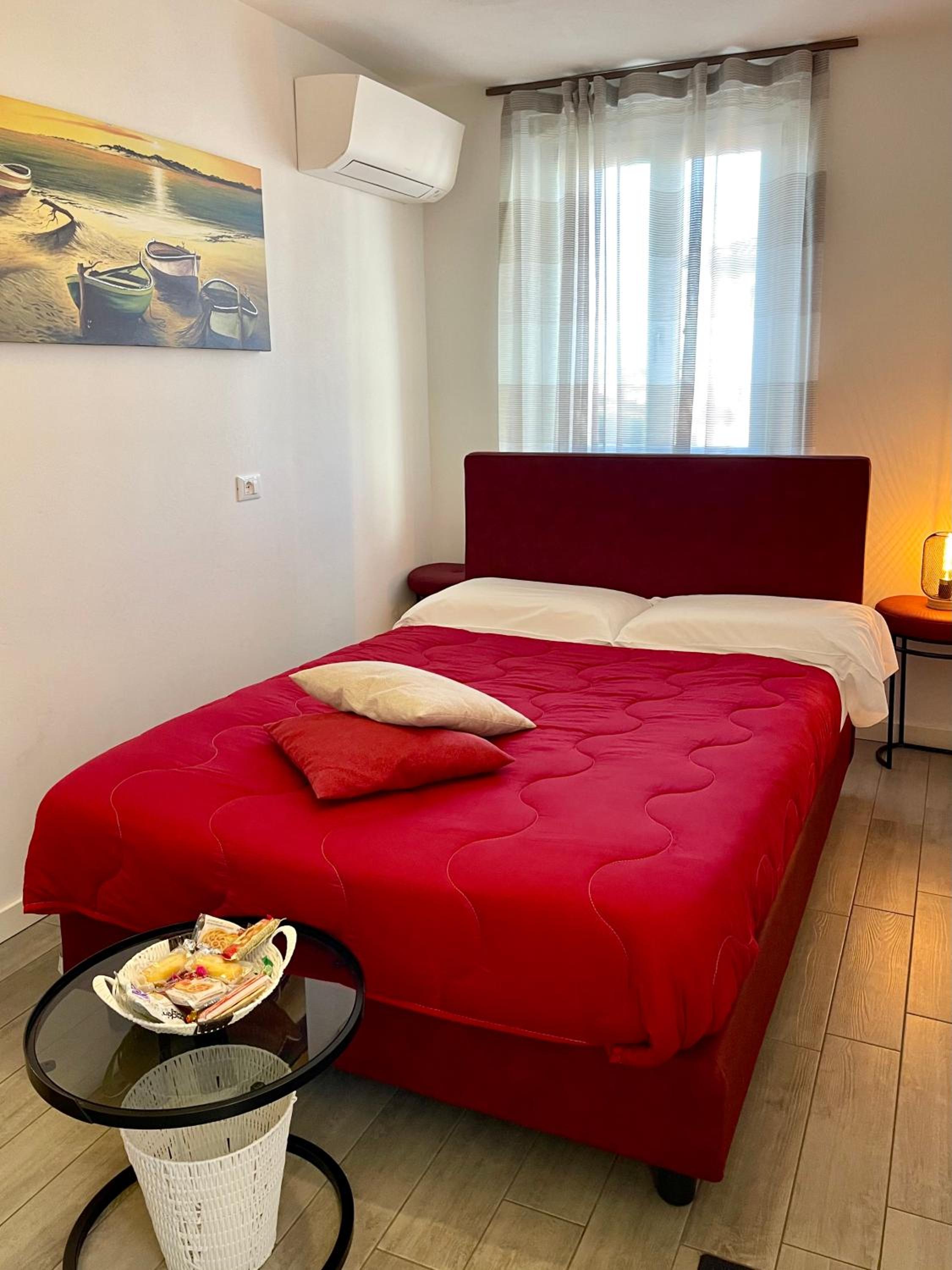 Deluxe Room - Photo 6