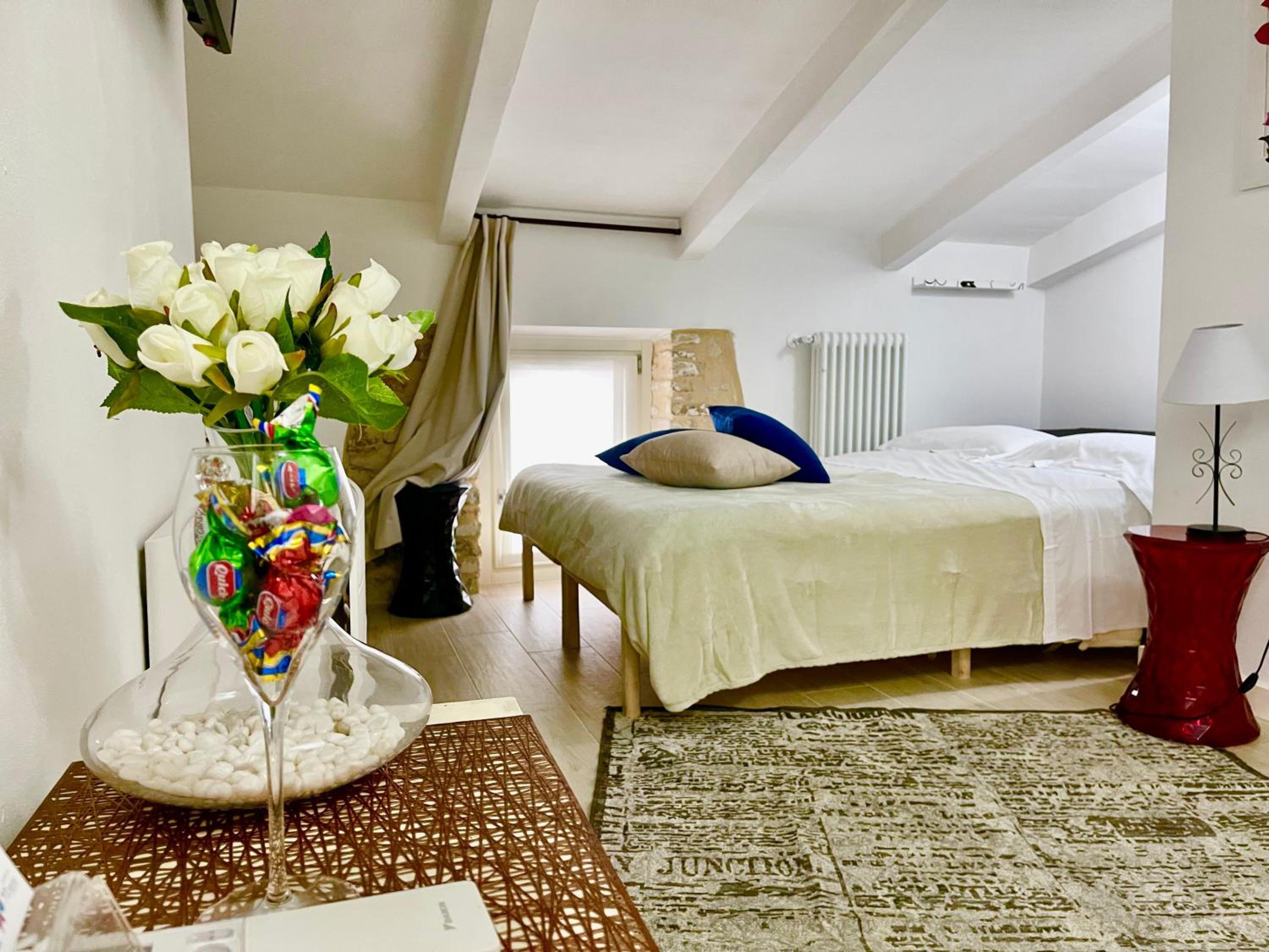 Budget Twin Room - Photo 4