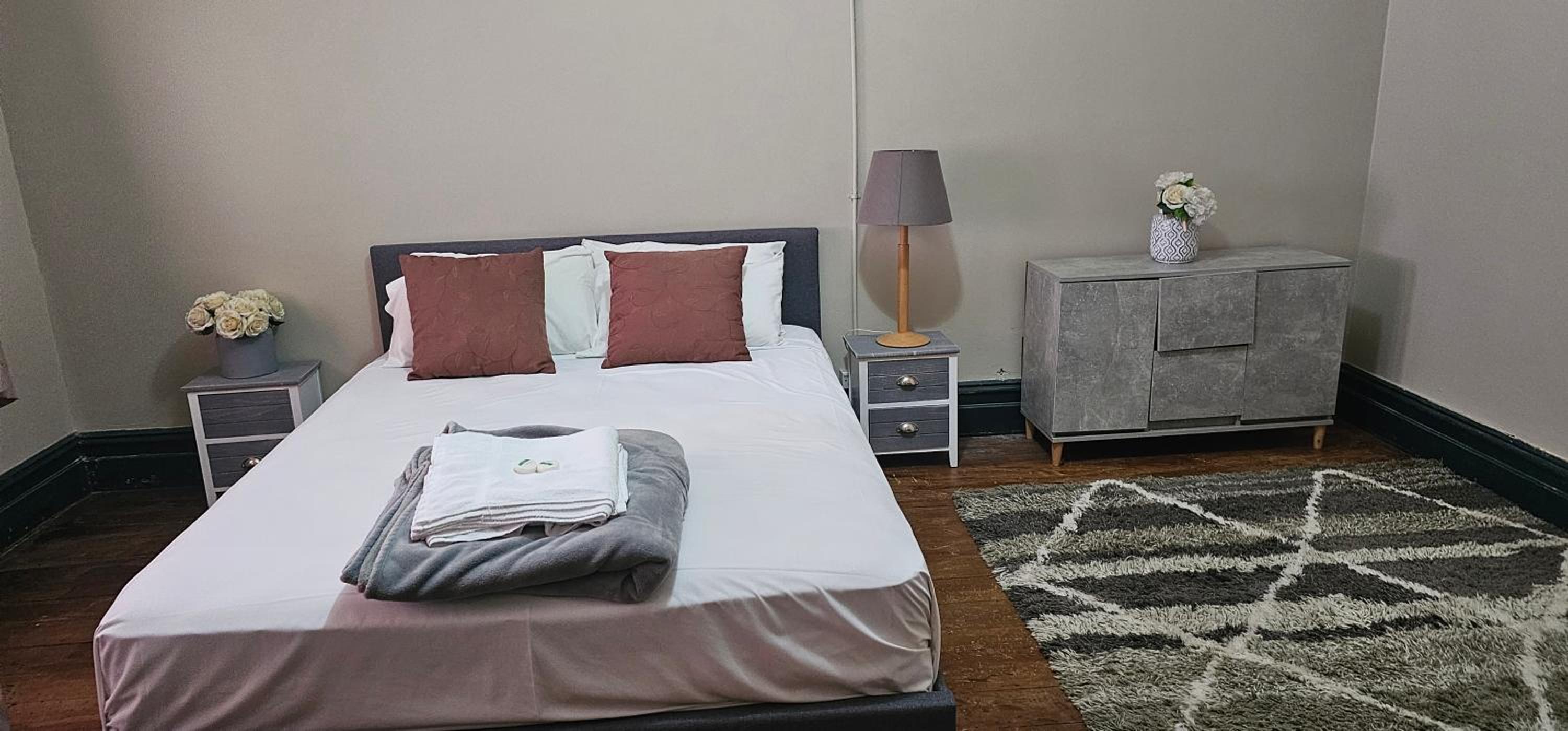 Double Room with Private Bathroom - Photo 4