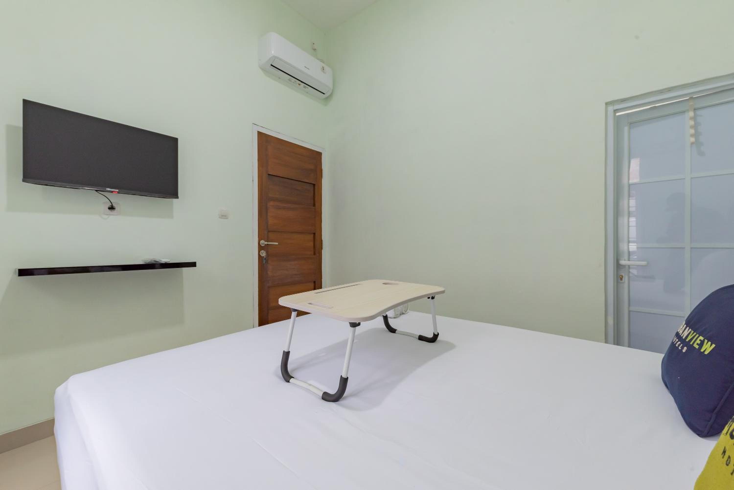 Deluxe Room - Photo 8