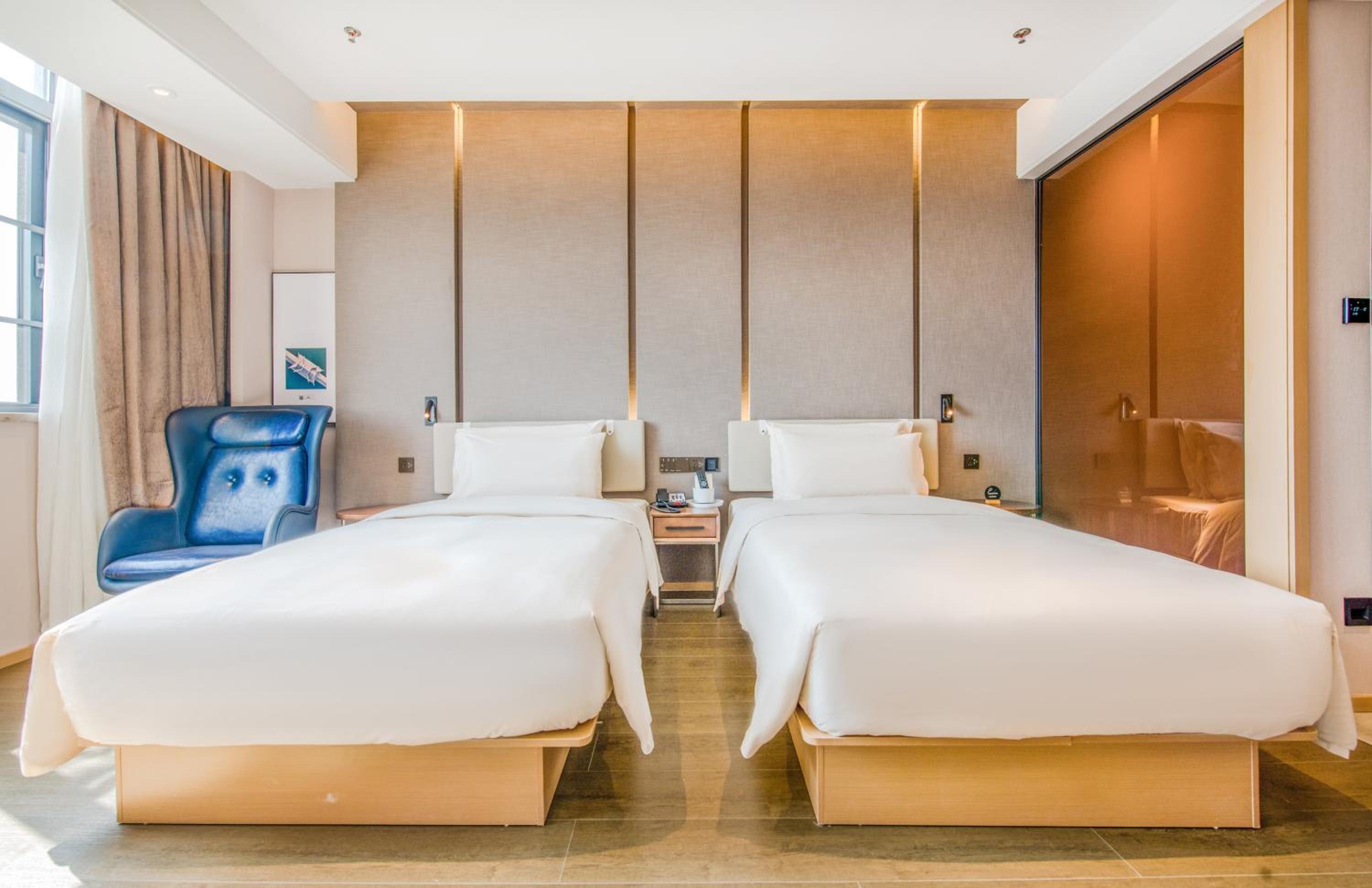 Elegant Twin Room  photo 3