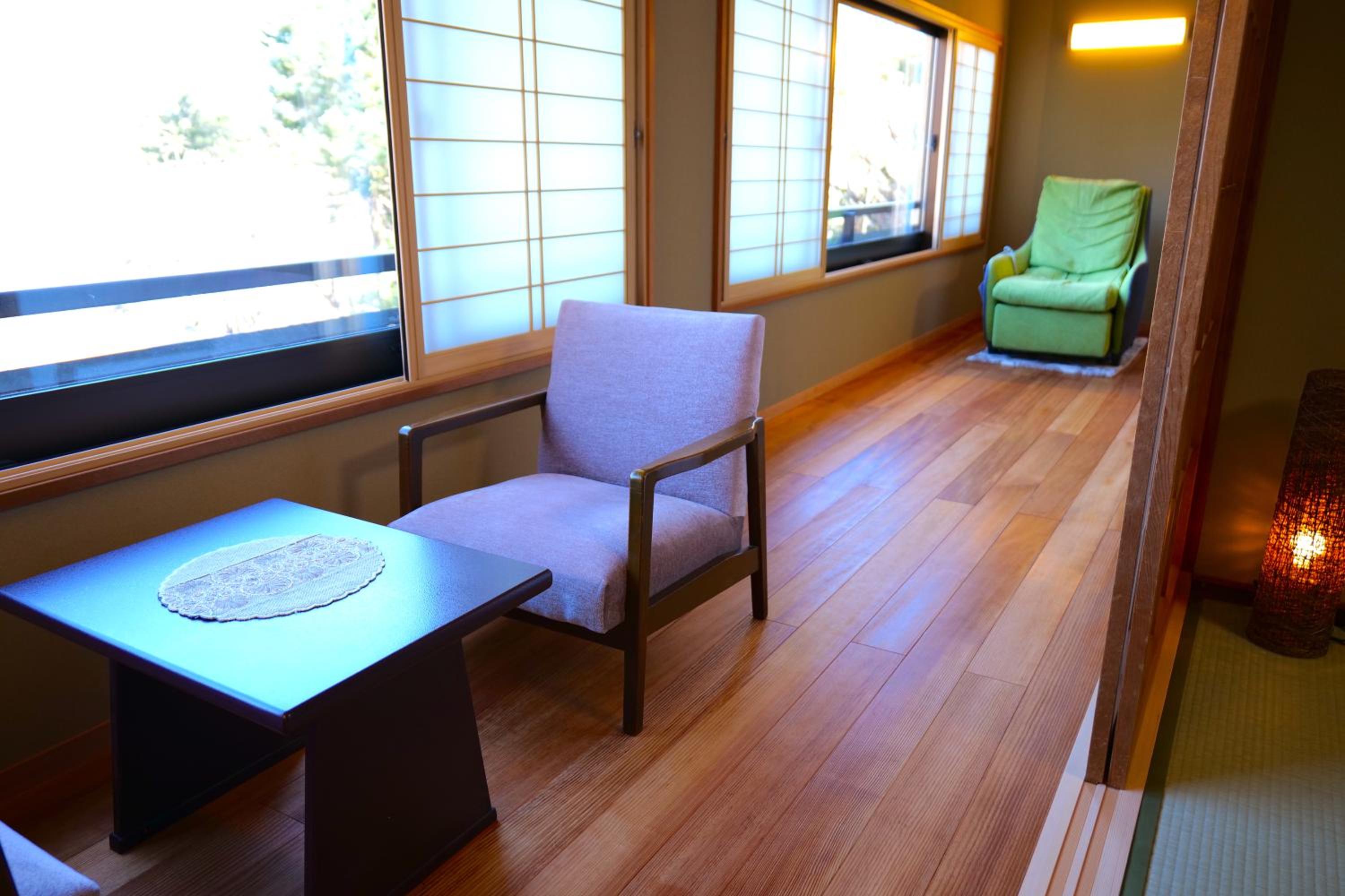 Deluxe Japanese-Style Room with Private Bathroom Garden View 2 floor thumbnail 6