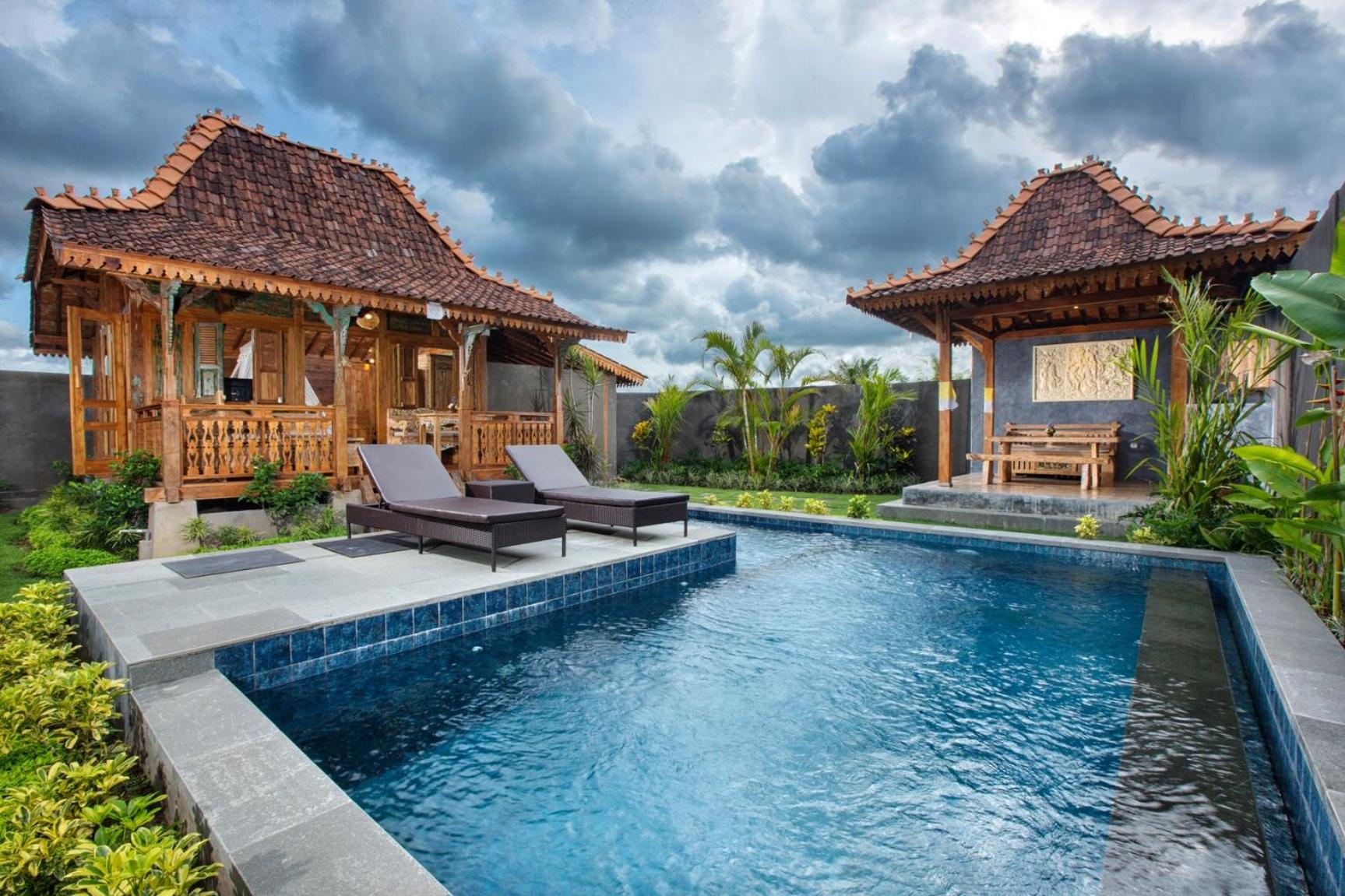 Villa with Private Pool - Photo 31