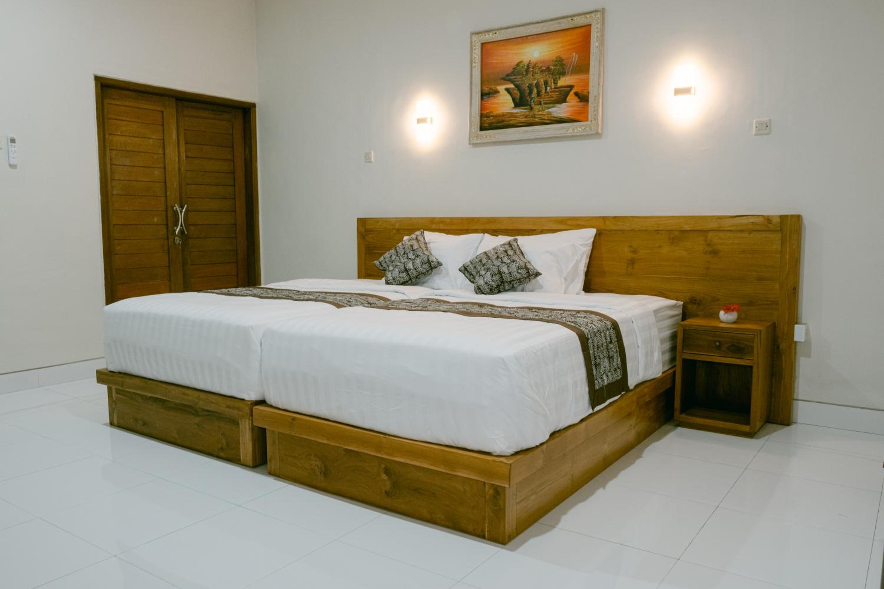 Deluxe Double or Twin Room - Photo 12