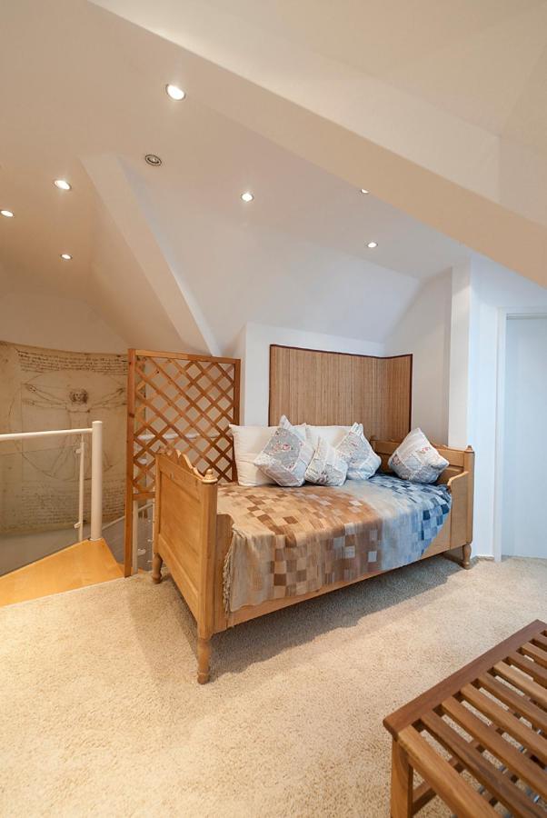 Double Room - Photo 10