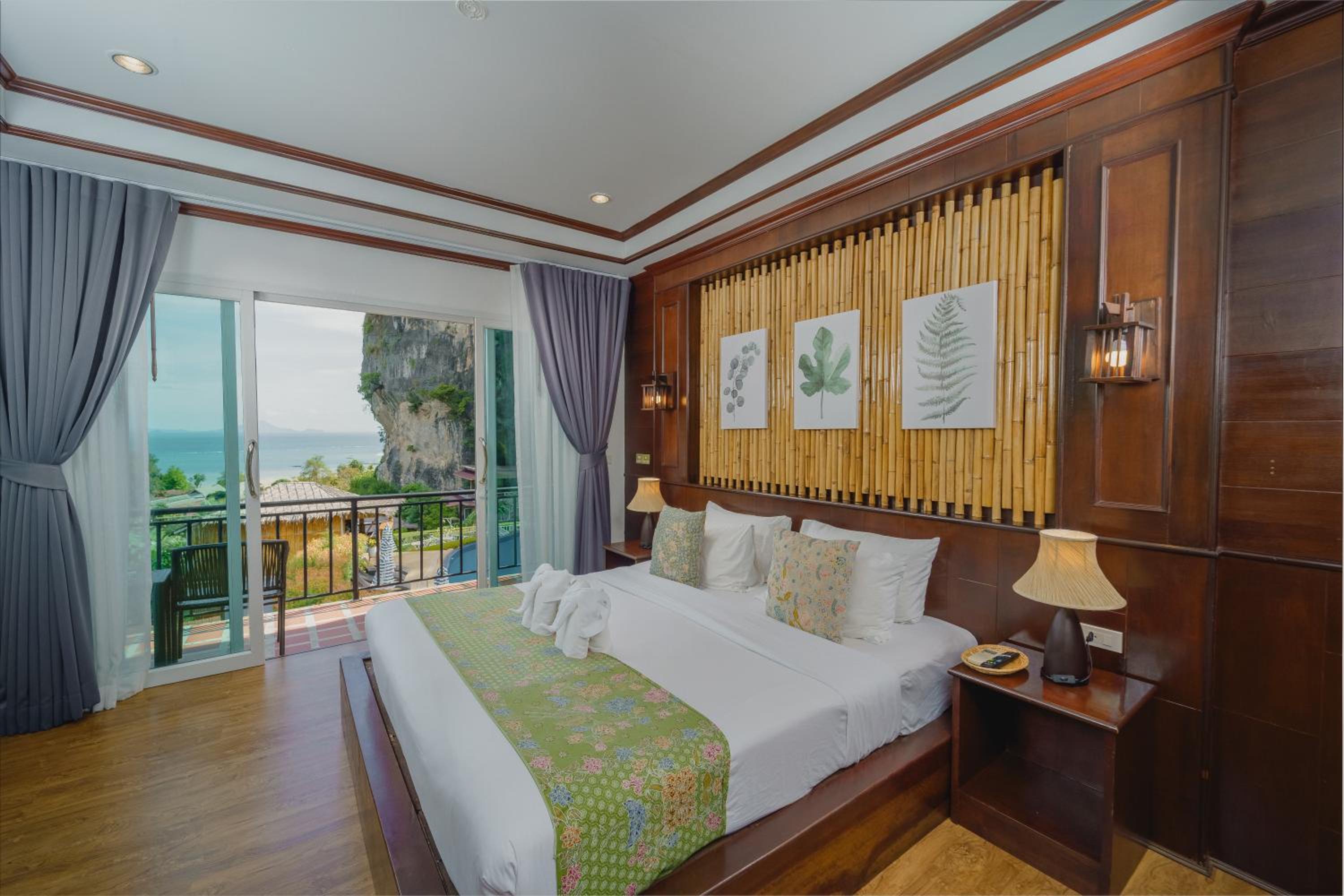 Deluxe Double Grand Seaview- Free Beach Shuttle