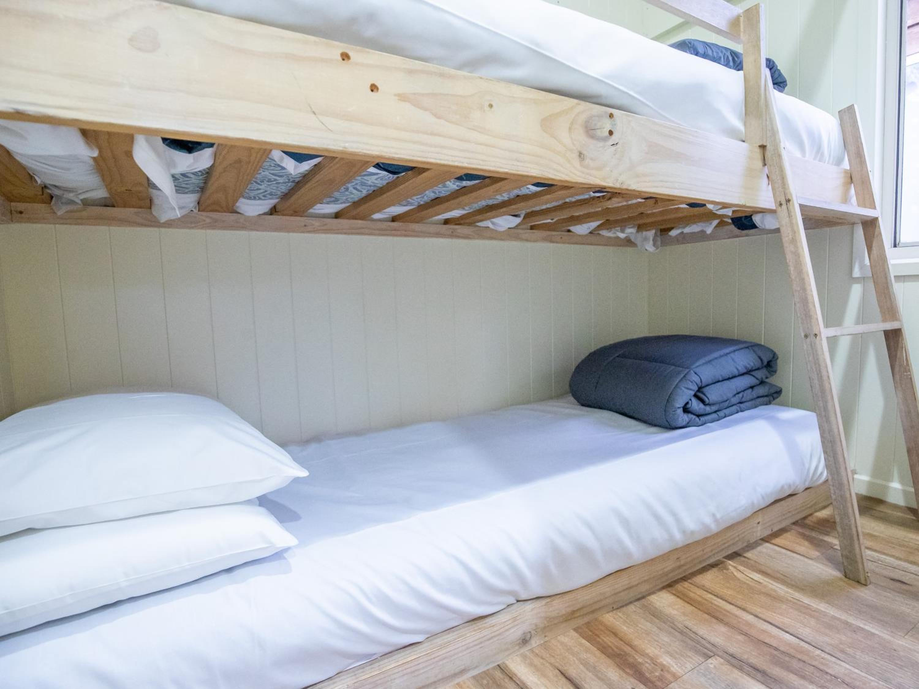 Two-Bedroom Cabin  photo 3