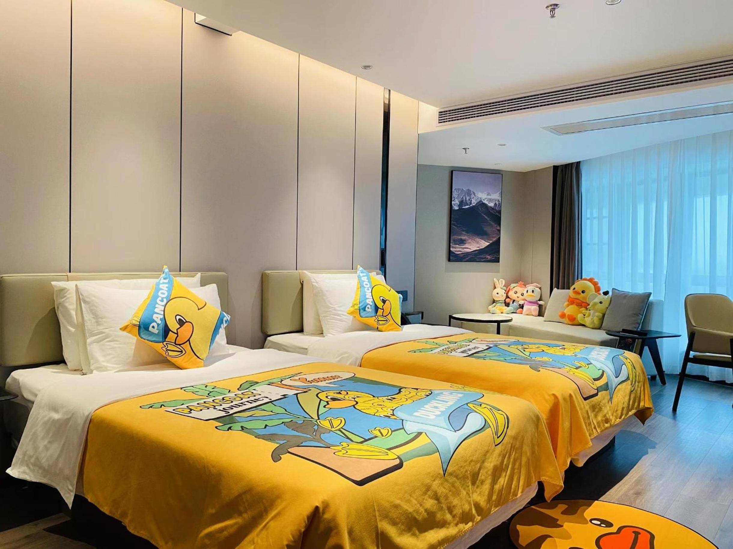Jimu Family Twin Room with Lake View photo 1