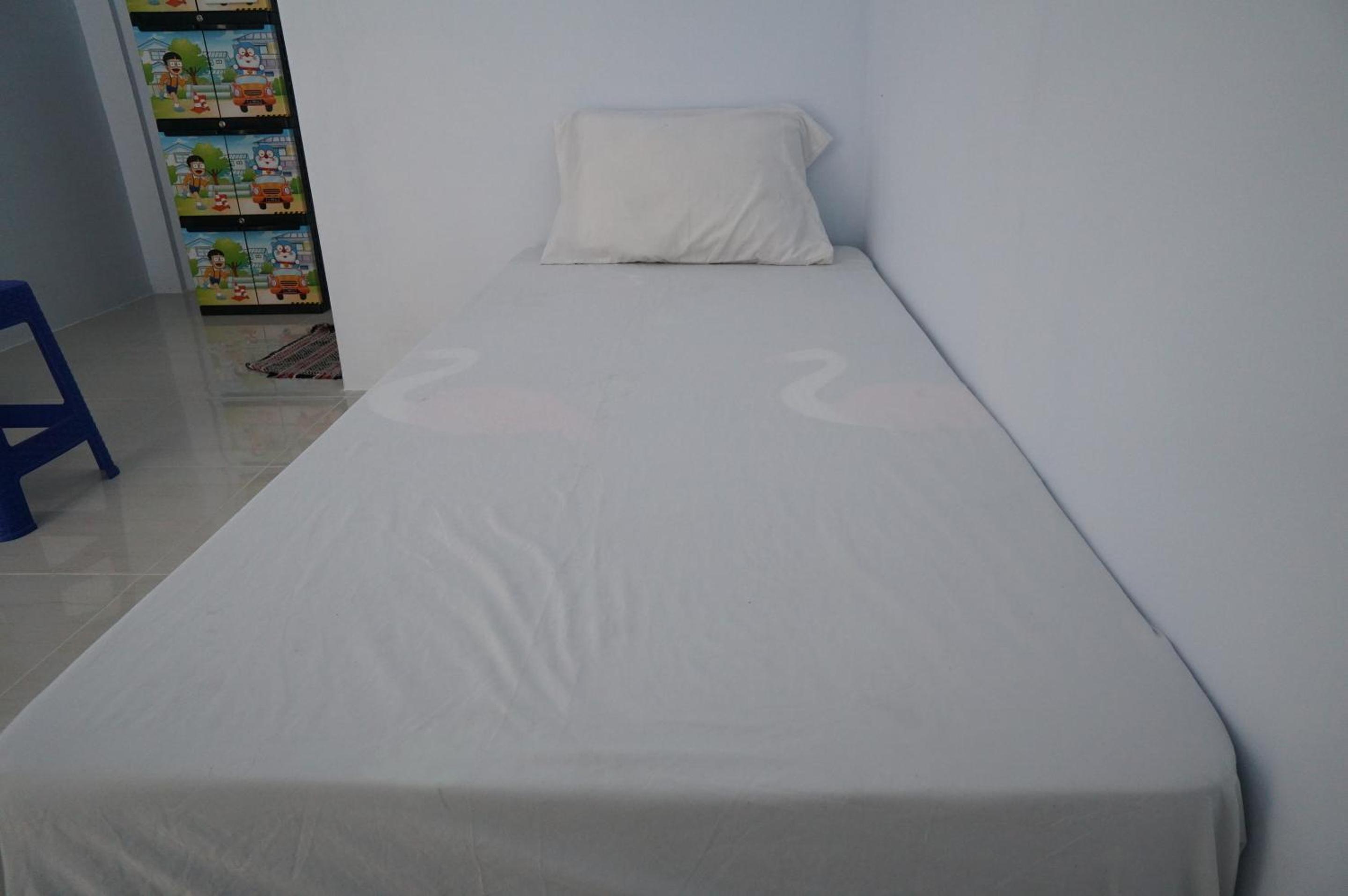 Small Single Room photo 2