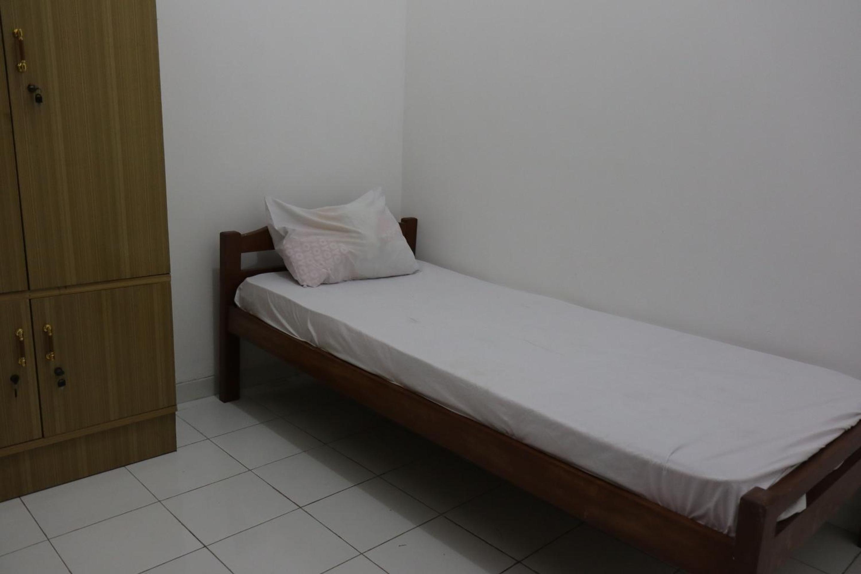 Small Single Room photo 3