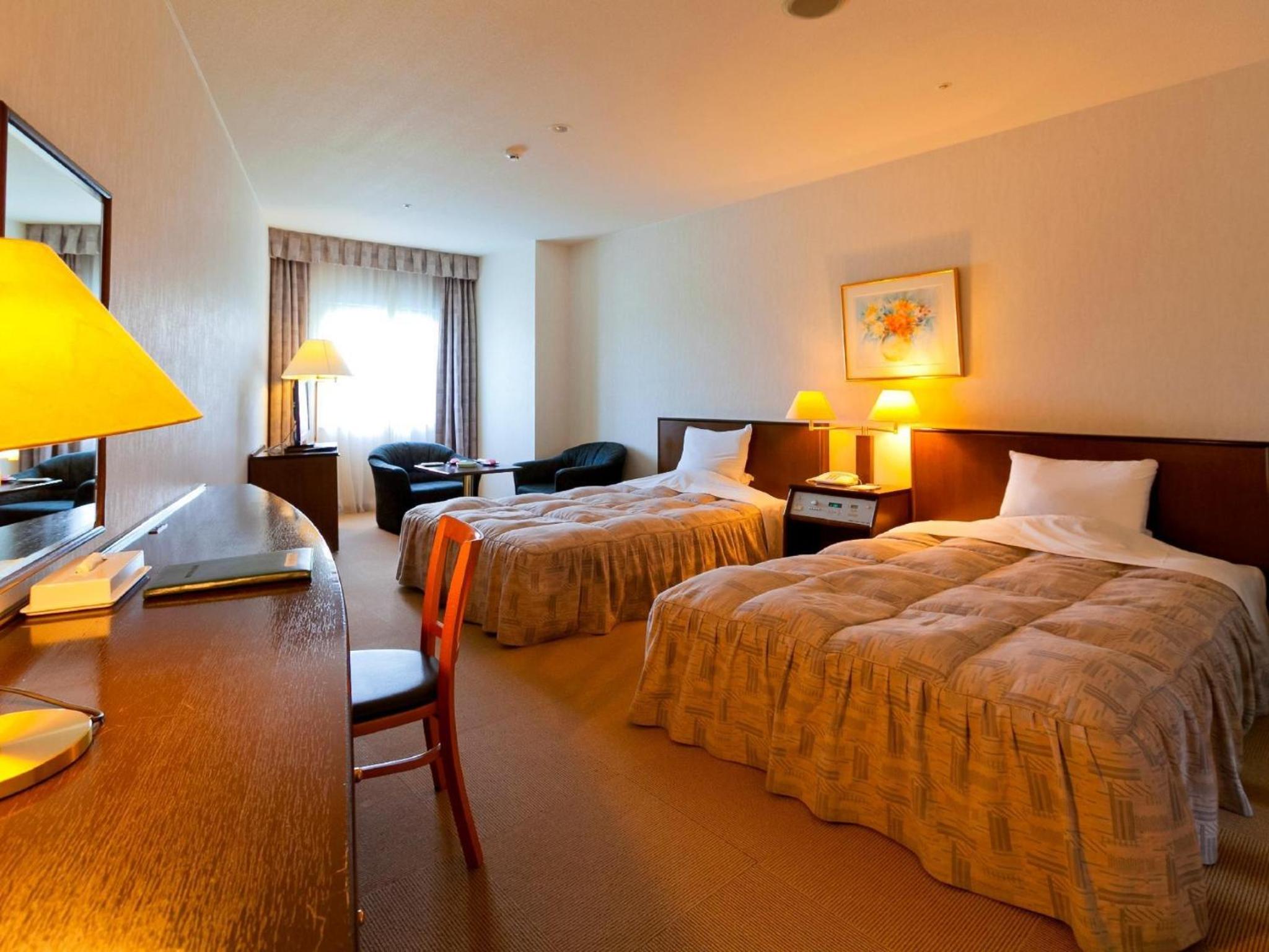 Standard Twin Room - Photo 2