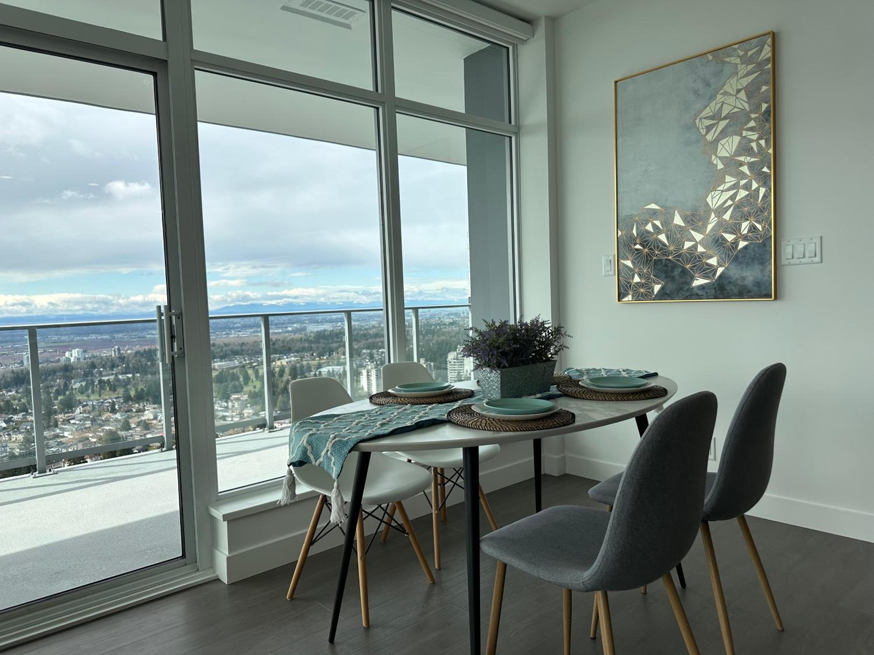 Apartment with Mountain View photo 3