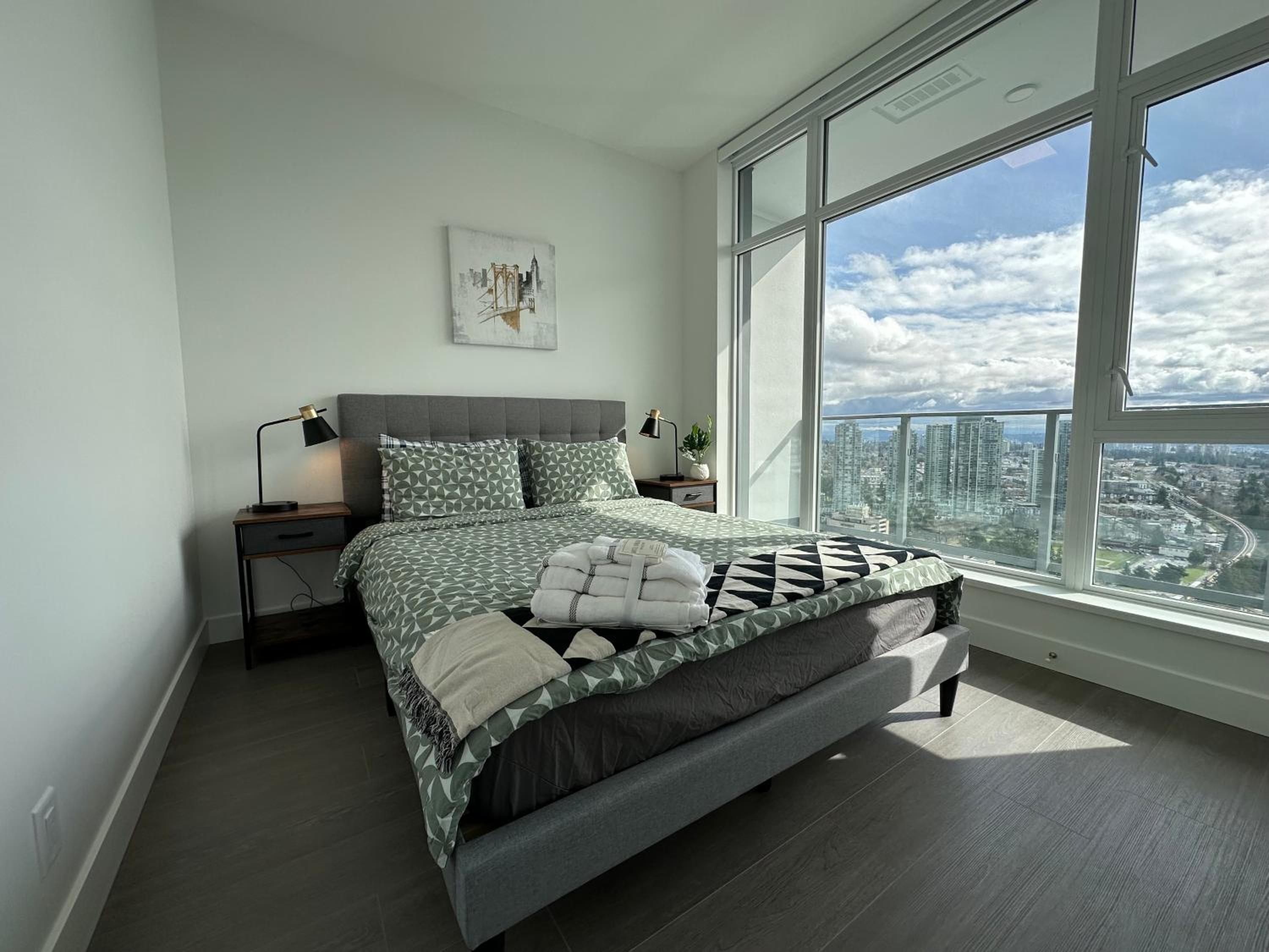 Apartment with Mountain View photo 3
