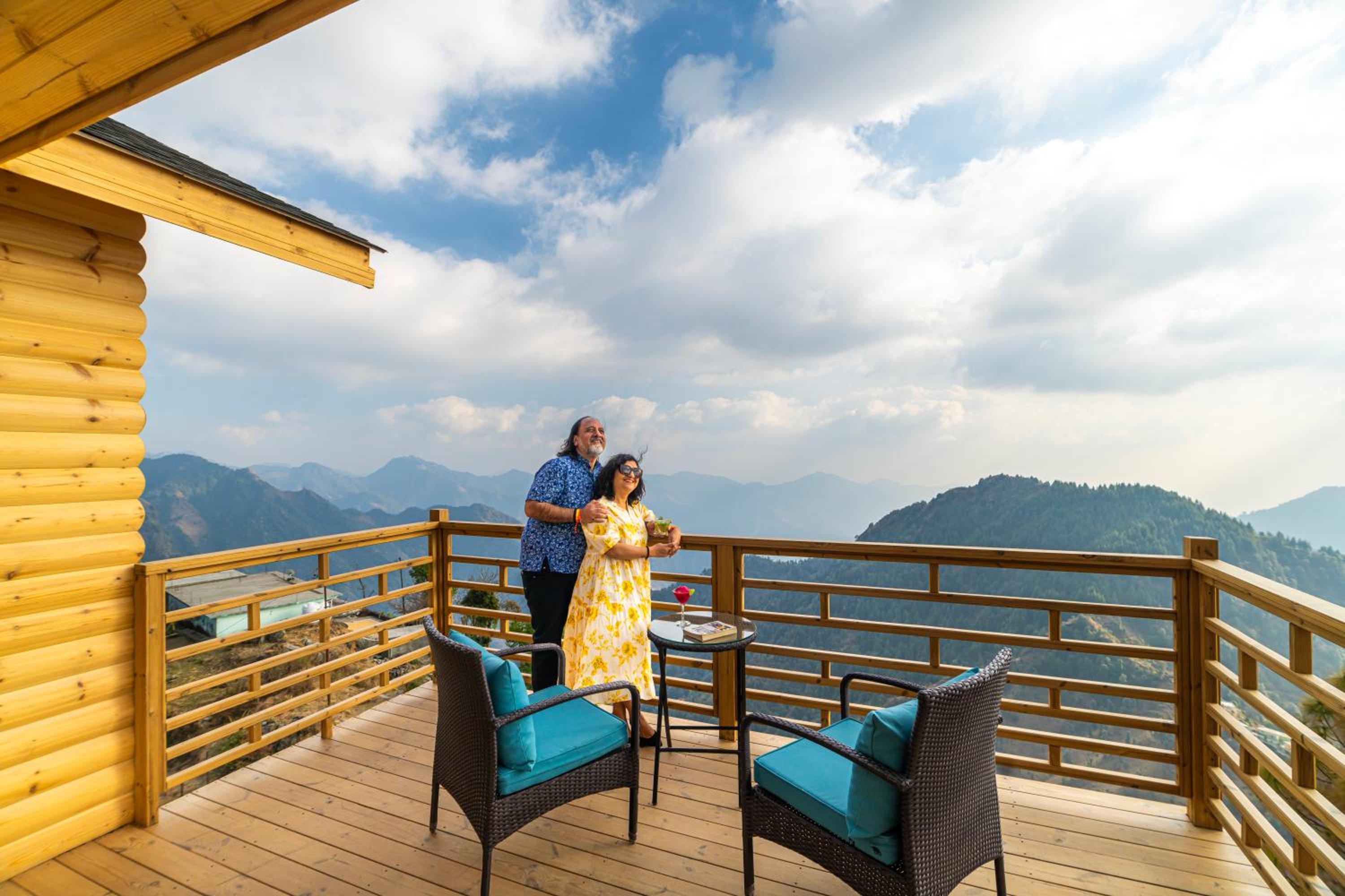 Aurora - 2 Bedroom Chalet With Private Mountain View Balcony photo 3