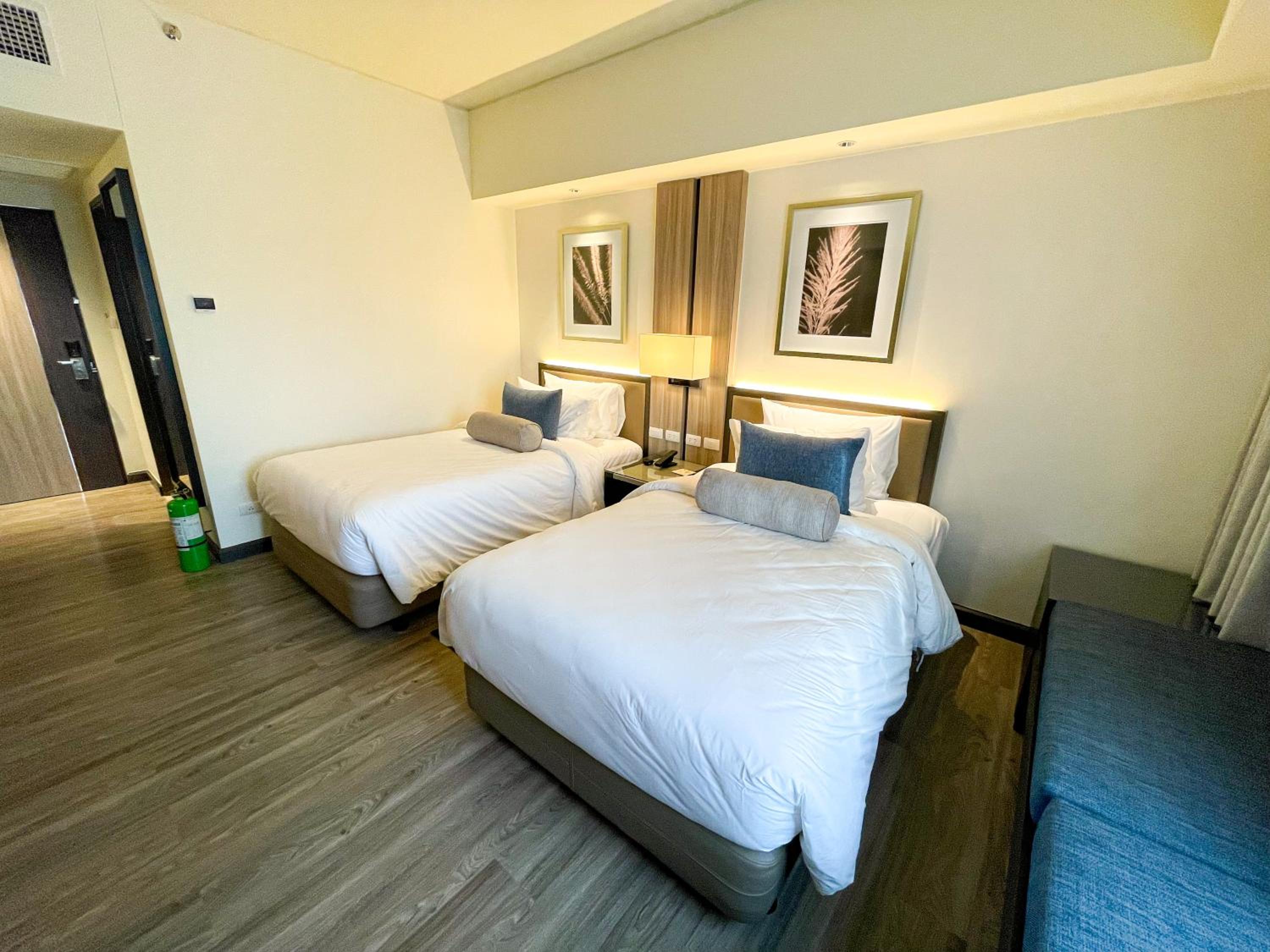 1 King Bed, Standard Superior Room photo 3