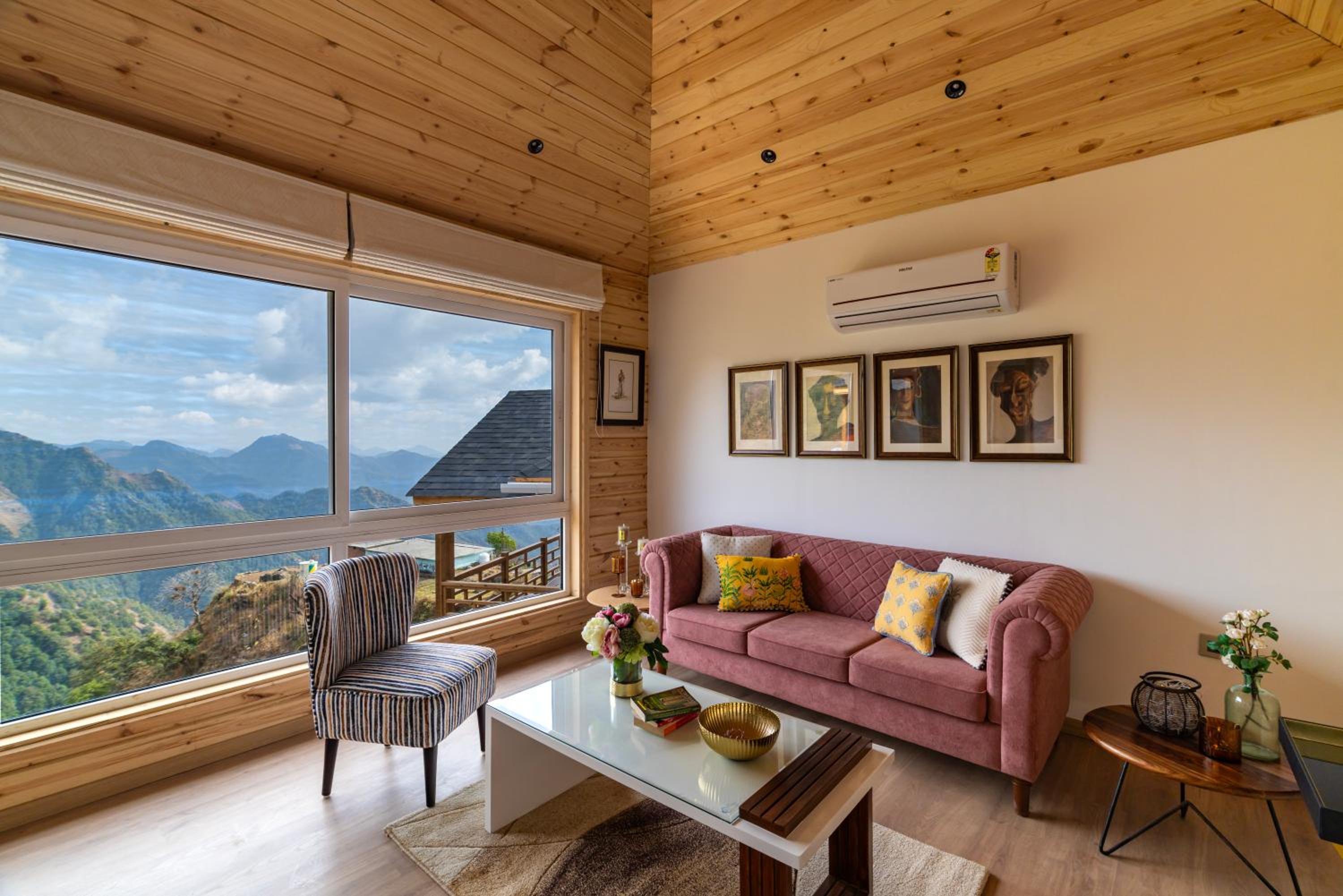 Aura - 1 Bedroom Chalet With Private Mountain View Balcony photo 2