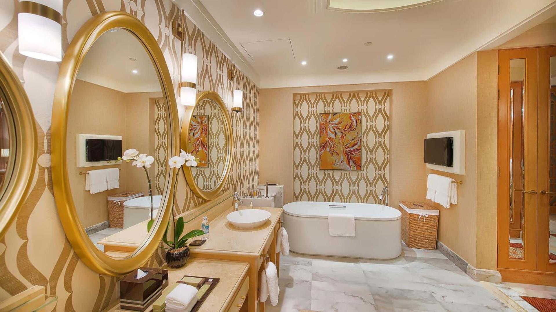 One-Bedroom King Suite with Grand Ocean View - Smoking photo 3