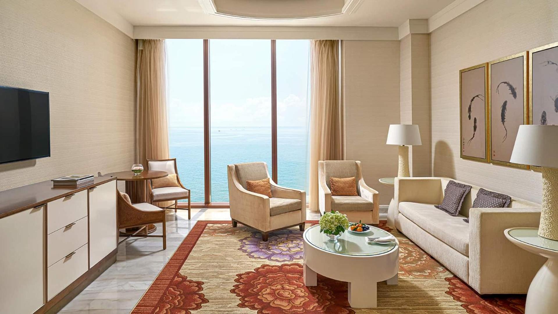 One-Bedroom King Suite with Grand Ocean View - Smoking photo 2