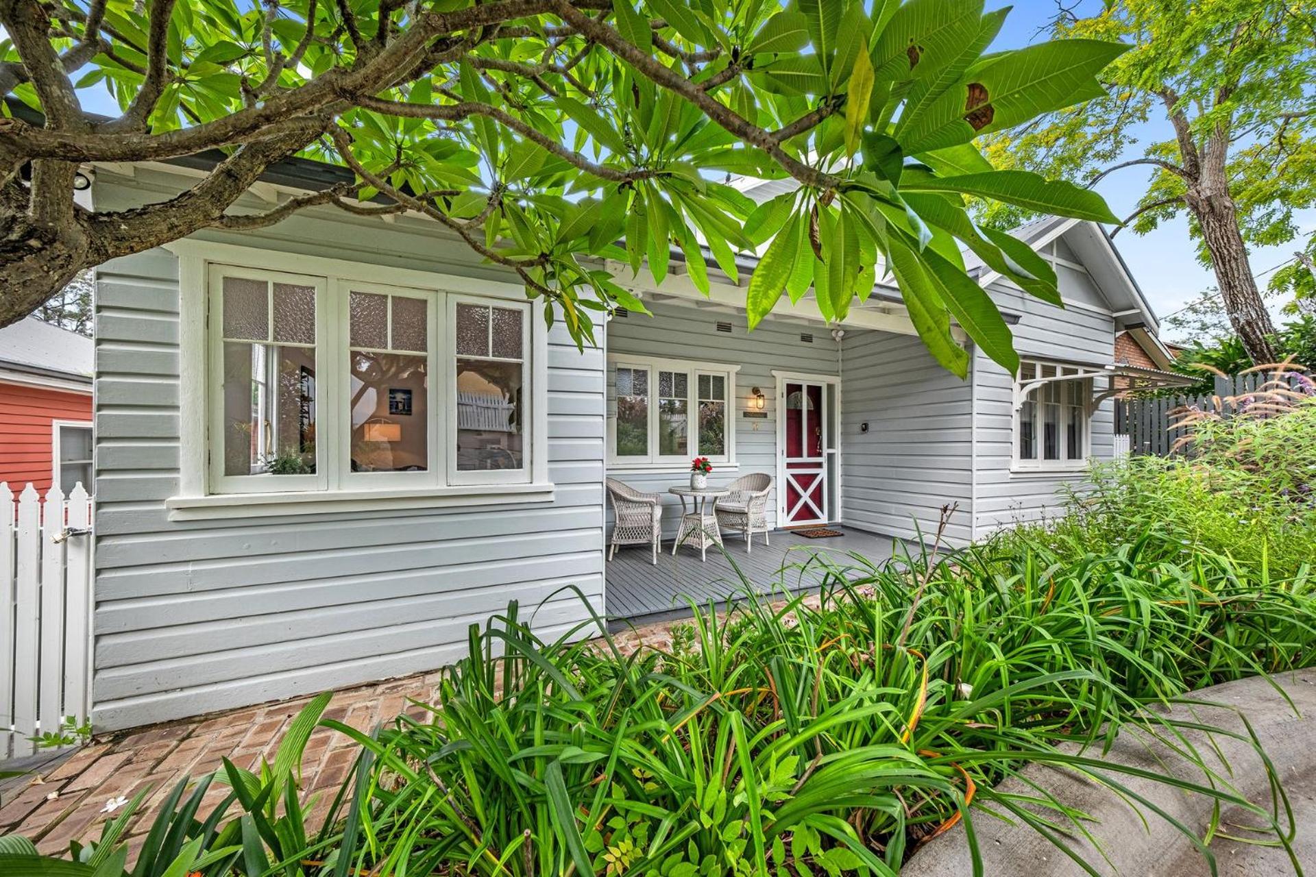 Three-Bedroom House photo 2