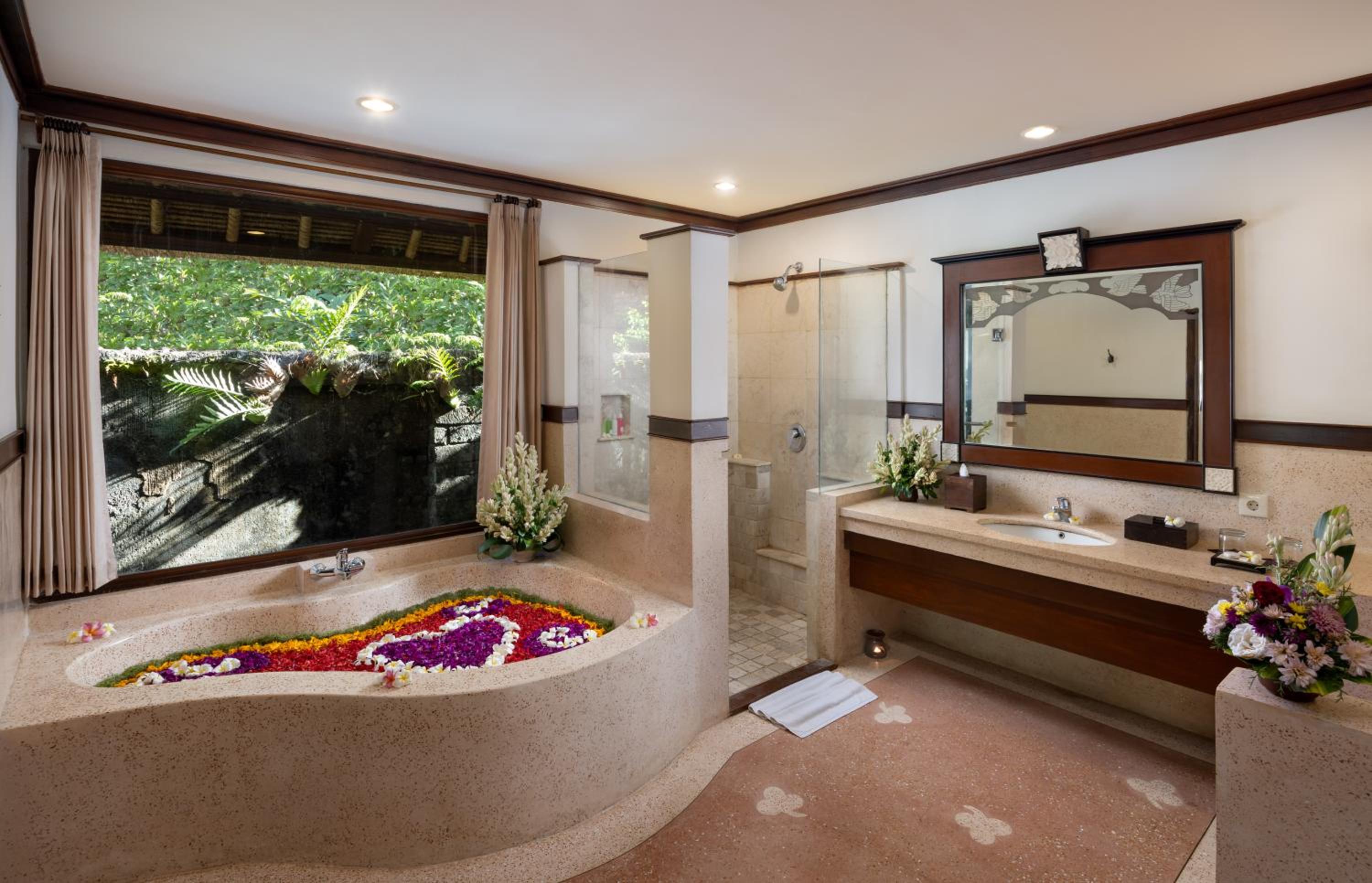 Superior Suite - Photo 7