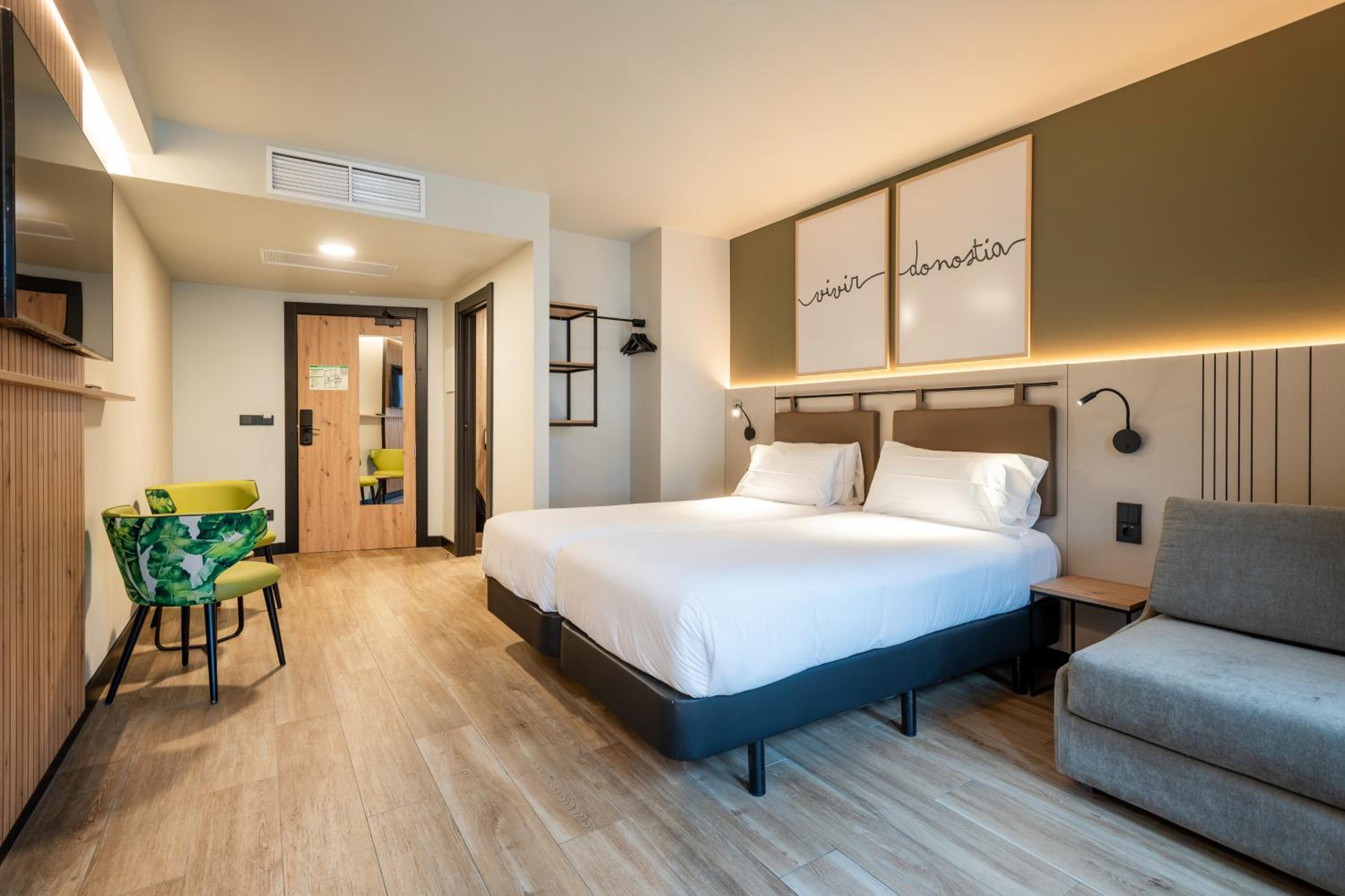 Superior Triple Room - Photo 1